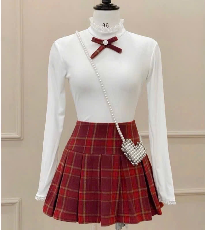 長袖上衣和格子裙两件套