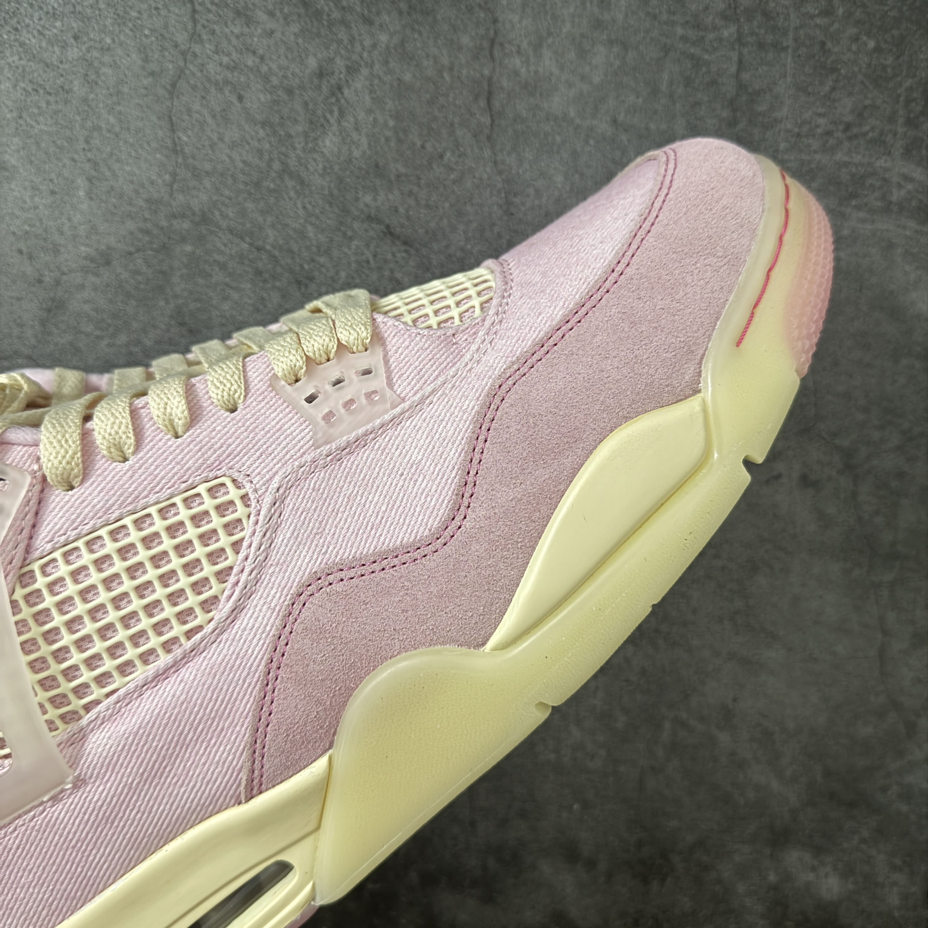 Nike Air Jordan 4 Retro IB6716-600