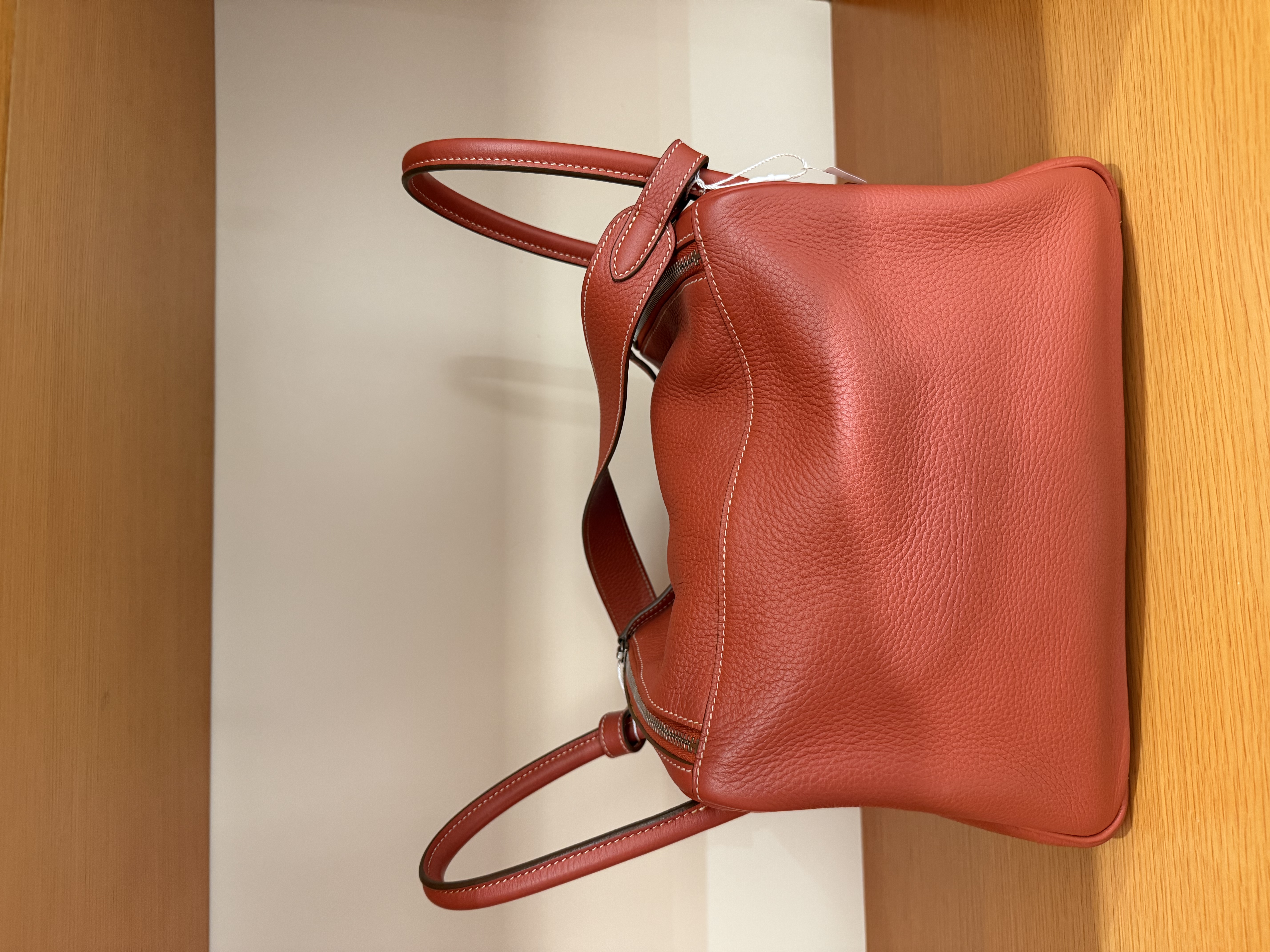 直播貨品 |  [1個-$100 2個-$300］框Q HH38