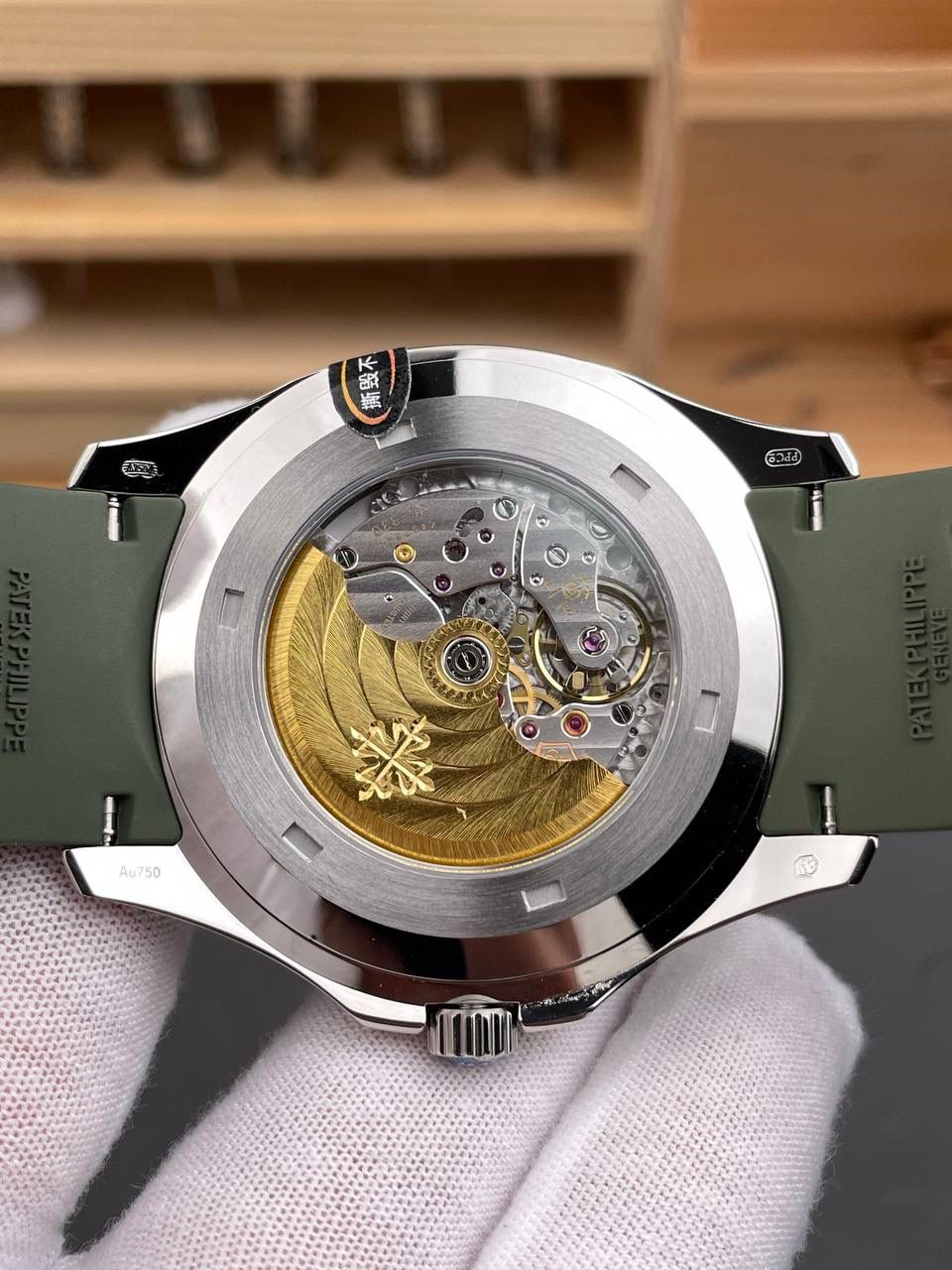 百达翡丽 Aquanaut 5167A 军绿色橡胶表带自动机械男士腕表