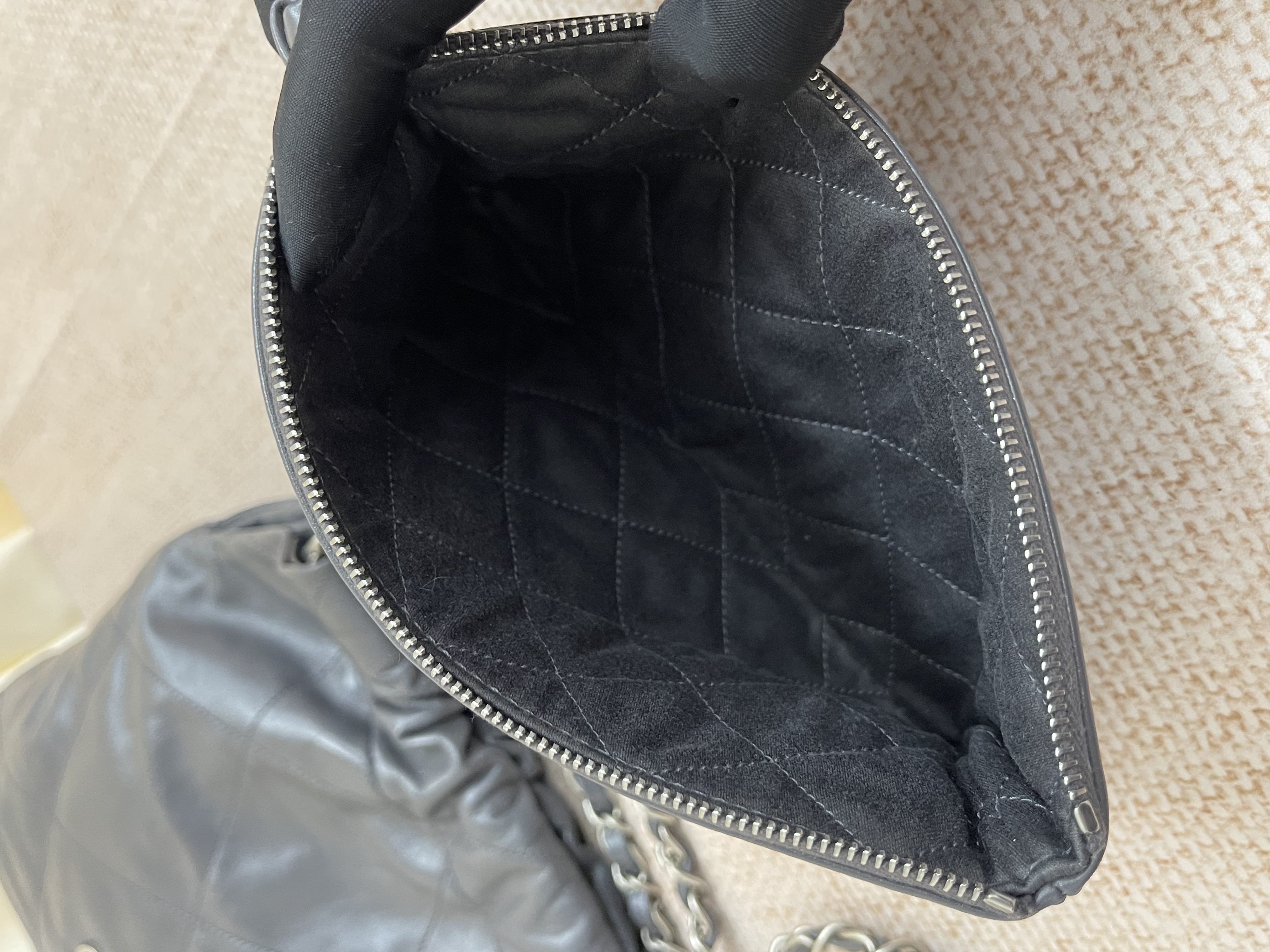 Pre-owned Chanel 22 bag / Product Code: 26022103