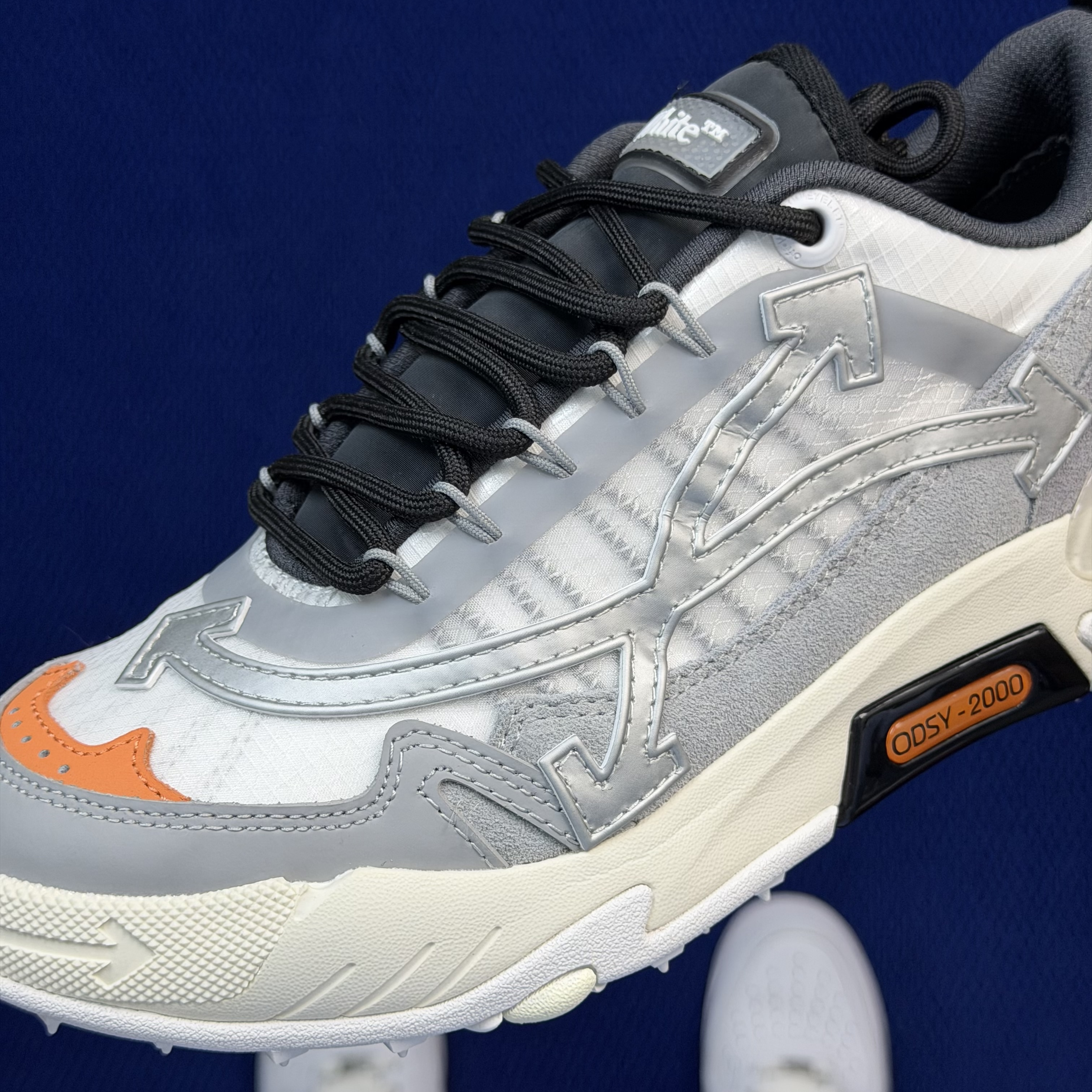 Off-White Odsy-2000