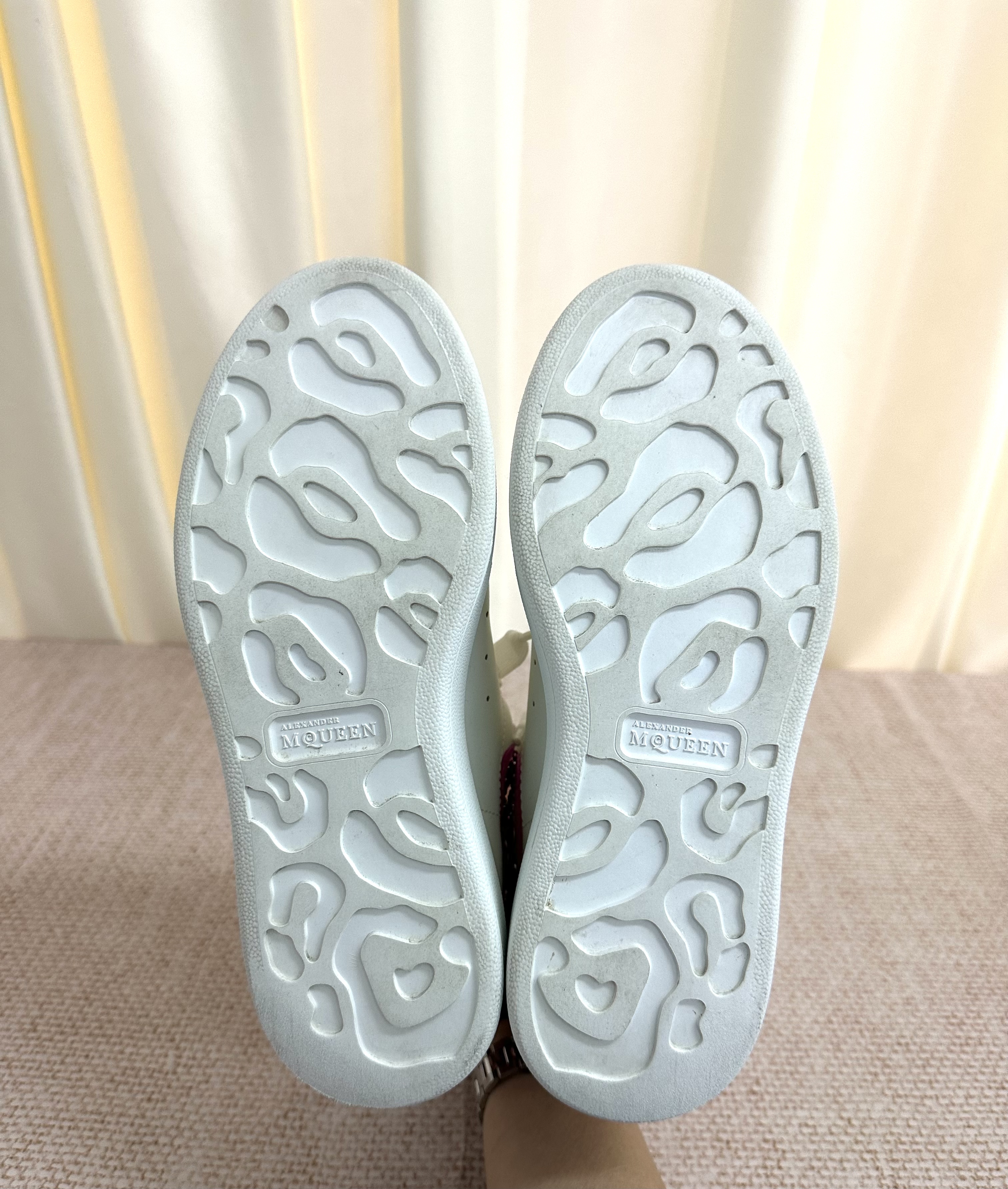 Pre-Owned  Alexander McQueen Pink Crystal Sneakers / Product Code: 26040721