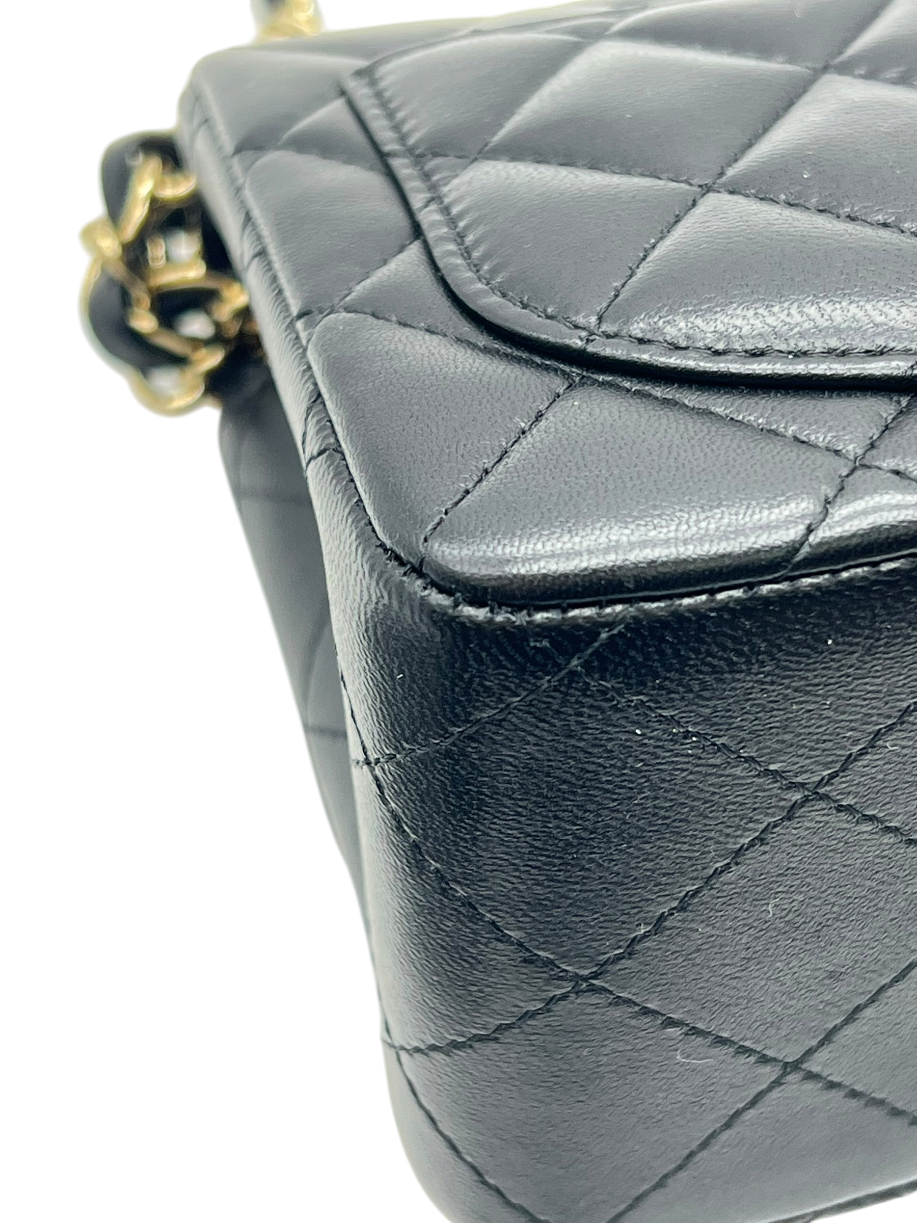 Pre-Owned CHANEL Mini Classic Flap Bg / Product Code: 26052804a