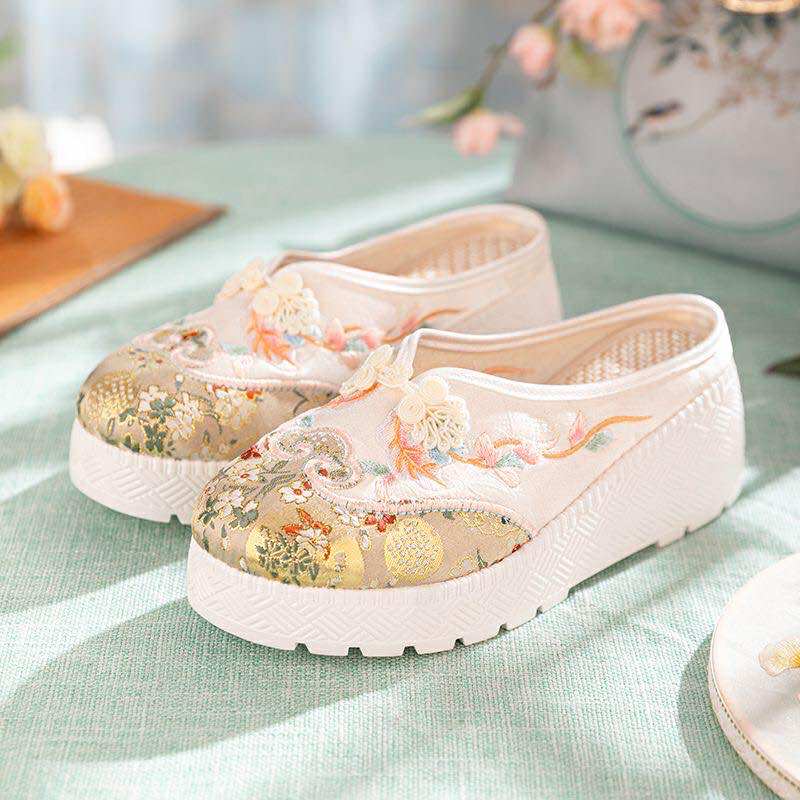 DDG09 中式刺绣款半包鞋（正常码数，适合宽脚板）