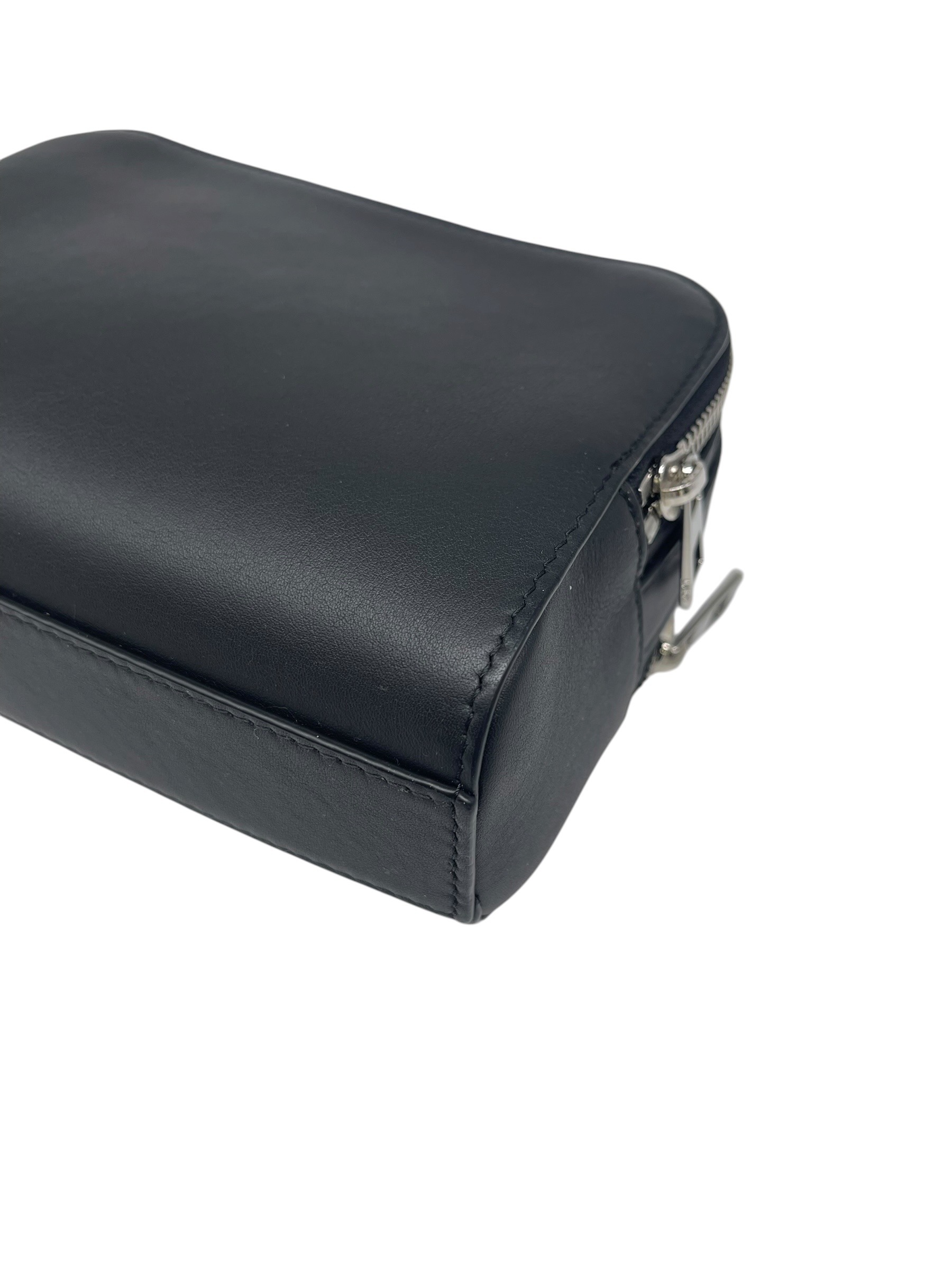 Pre-owned Loewe Anagram Camera Bag / Product Code: 071410
