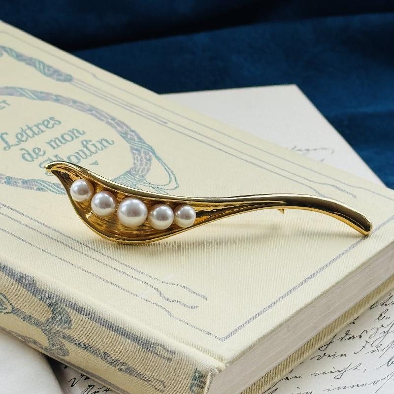 Vintage Elegant Simulated Pearl 3-Dimensional Calla Lily Brooch (MT2018-15)