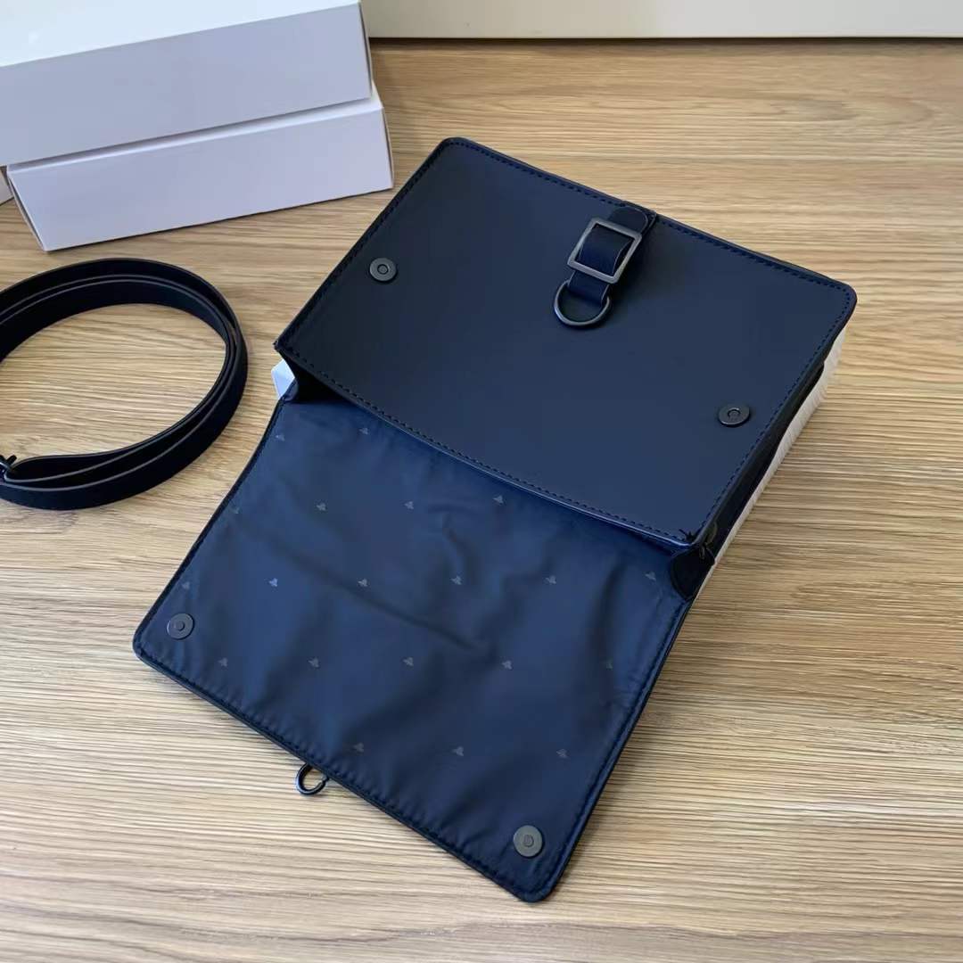 預訂 Dior 香水專櫃贈品收納袋改裝郵差包 