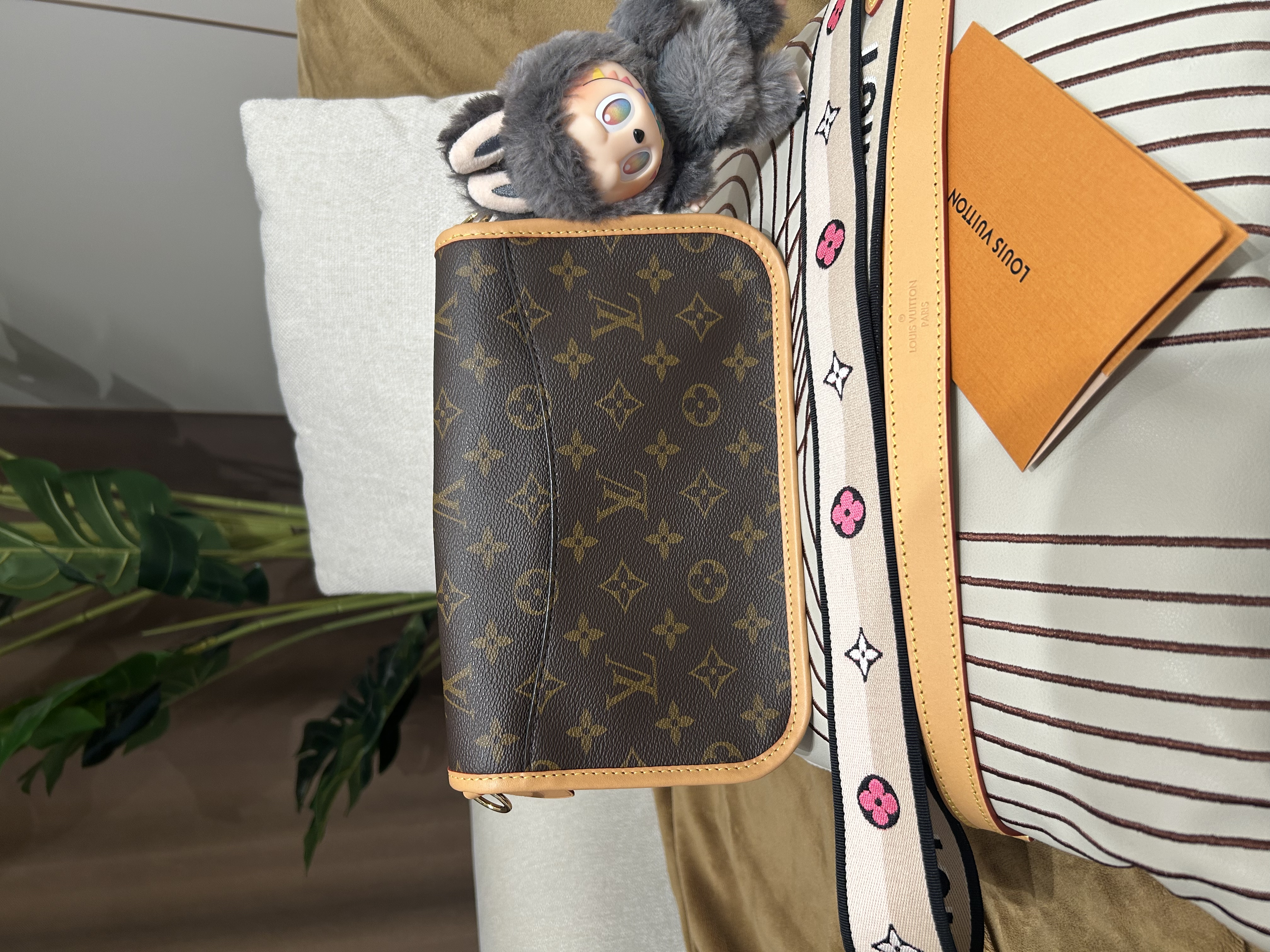 Lv Diane Monogram M45985 2Way Bag 100%Authentic, 98%New ✅專門店收據✅strap✅Dust bag✅box