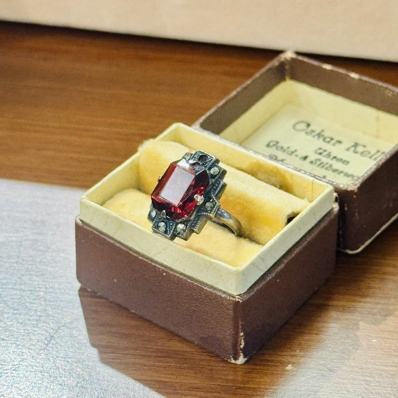 Vintage Mid-century Red Faceted Glass Ring - HK Ring Size 7 (MT2563)