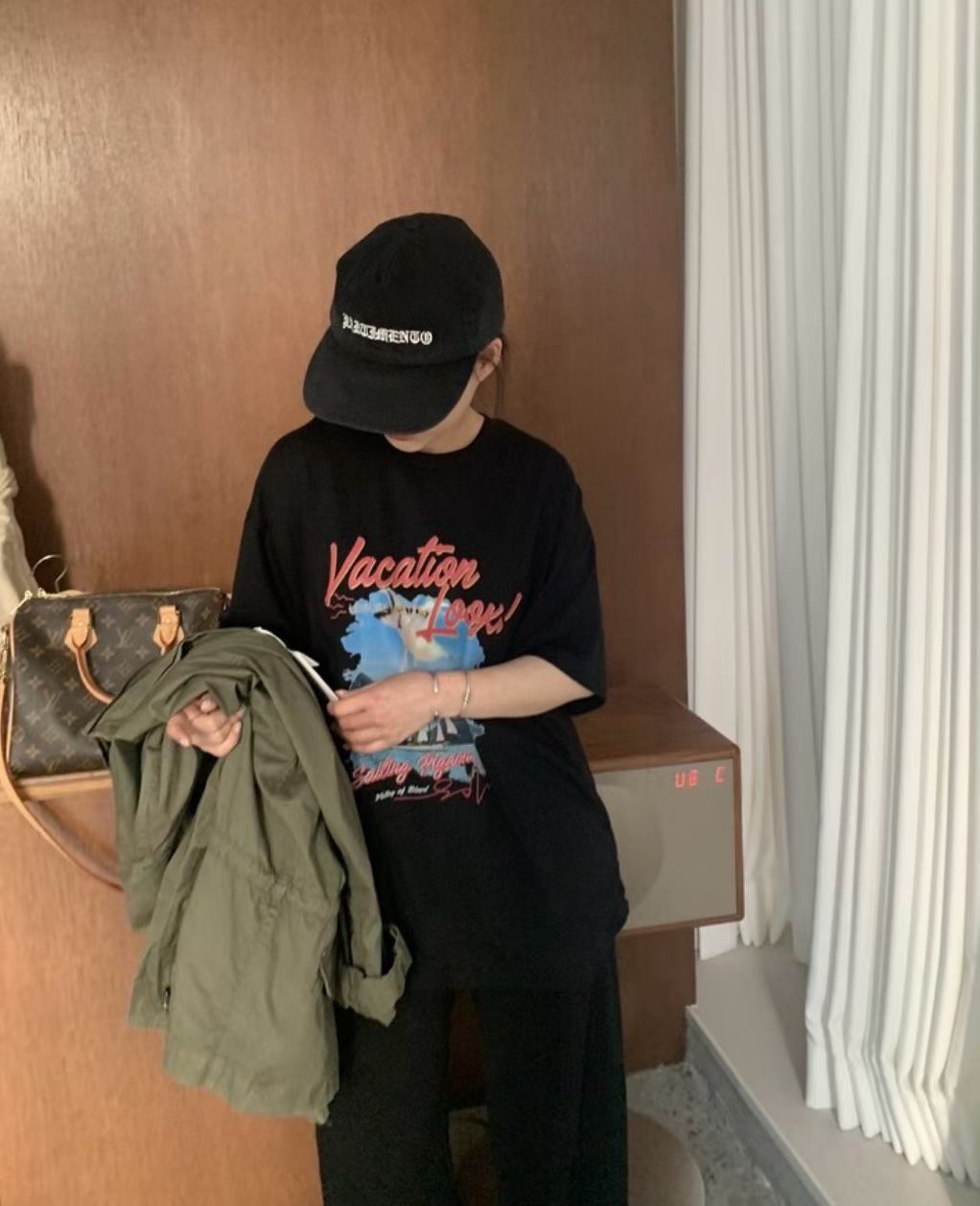 🇰🇷東大門女裝 | Graphic T (White/Black)