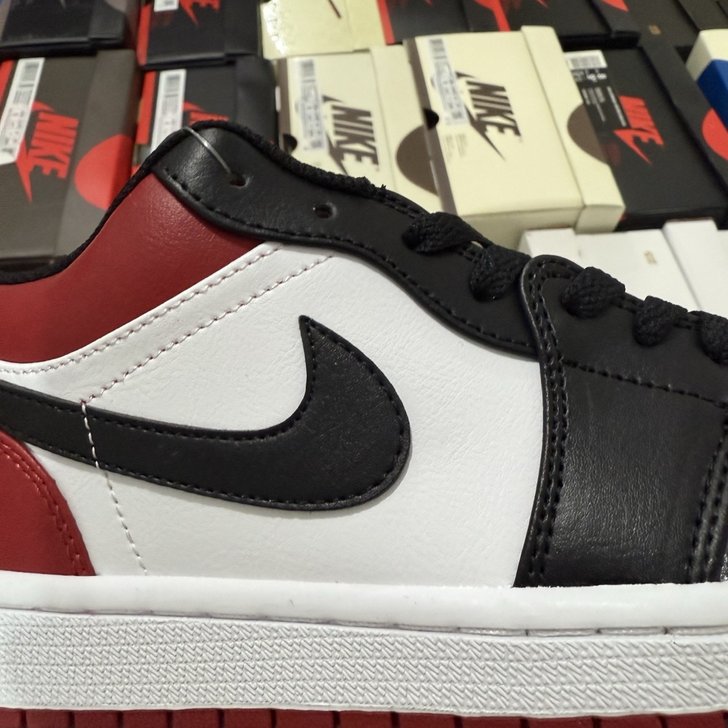 Nike Air Jordan 1 Low "Bred Toe" 553558-612