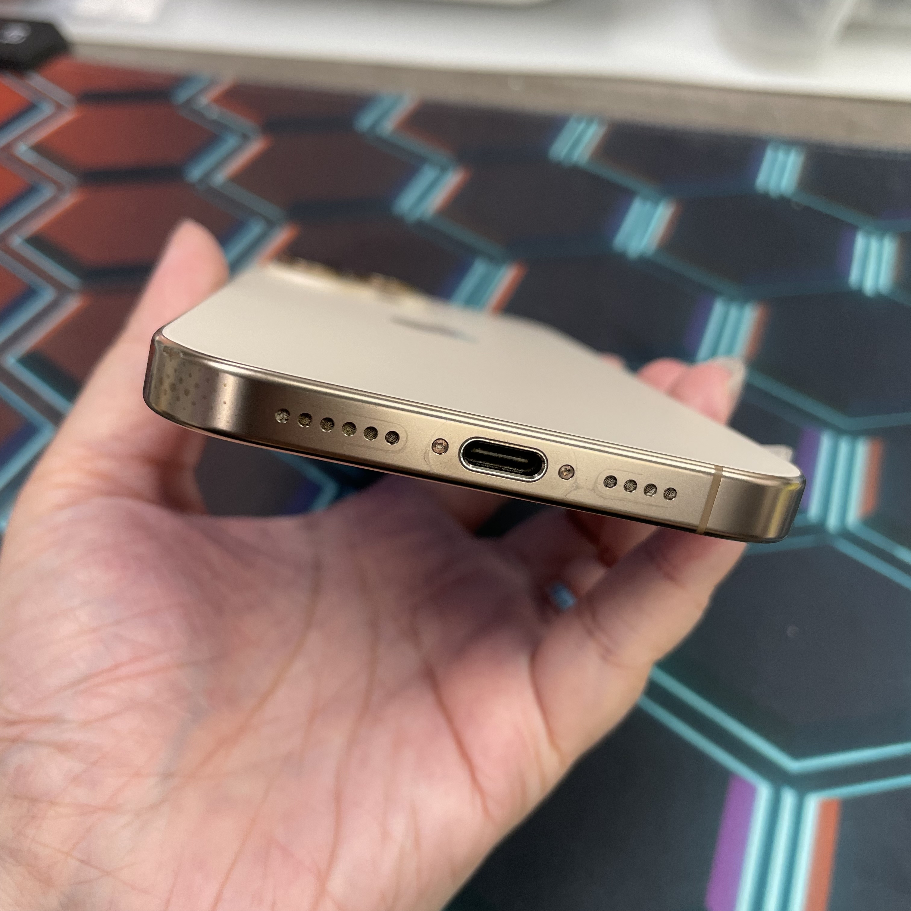 *7928 16 pro max 勁靚機 256GB 電82 沙色 gold