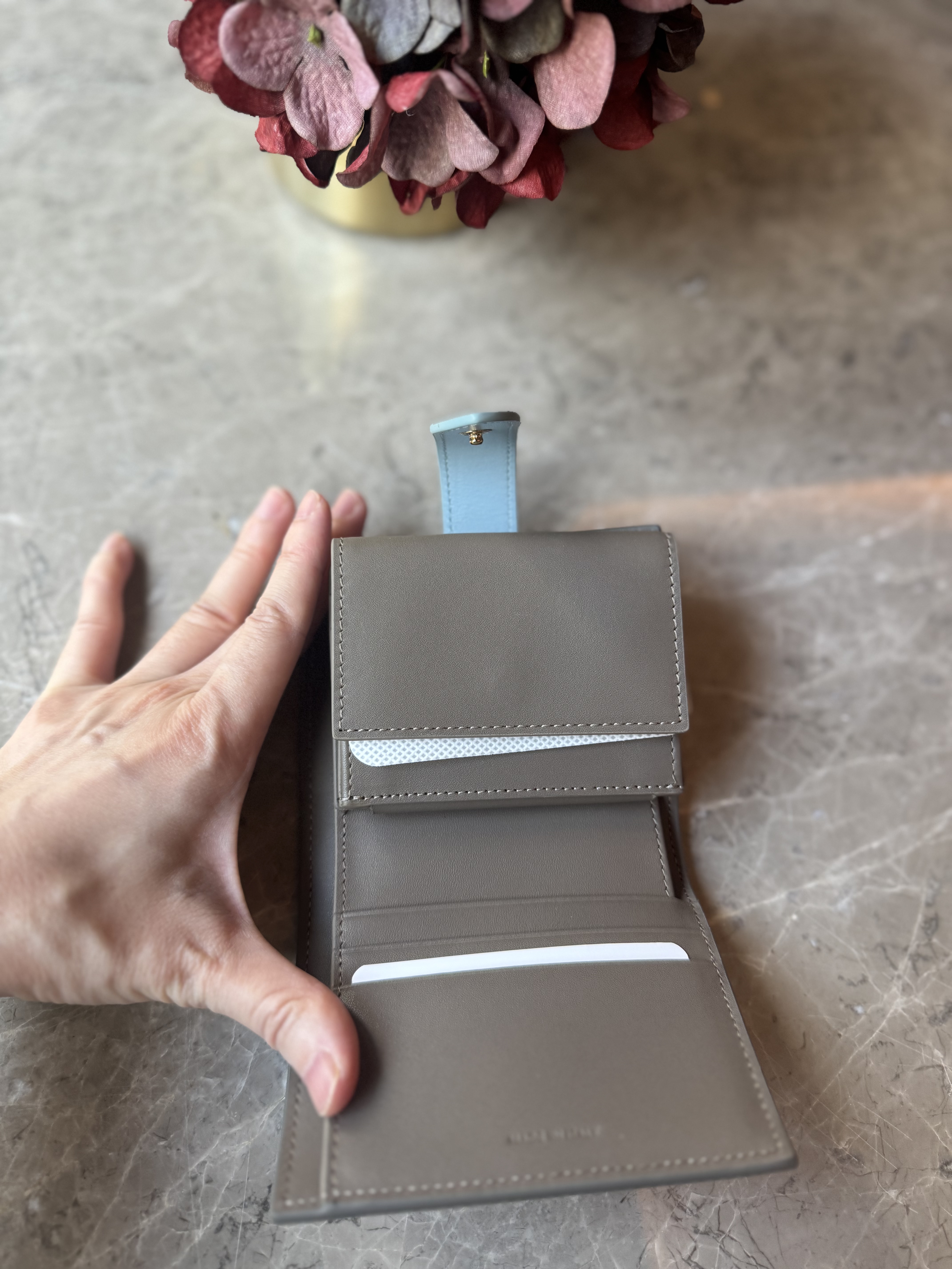未使用品 Celine Small Strap Wallet -Grey