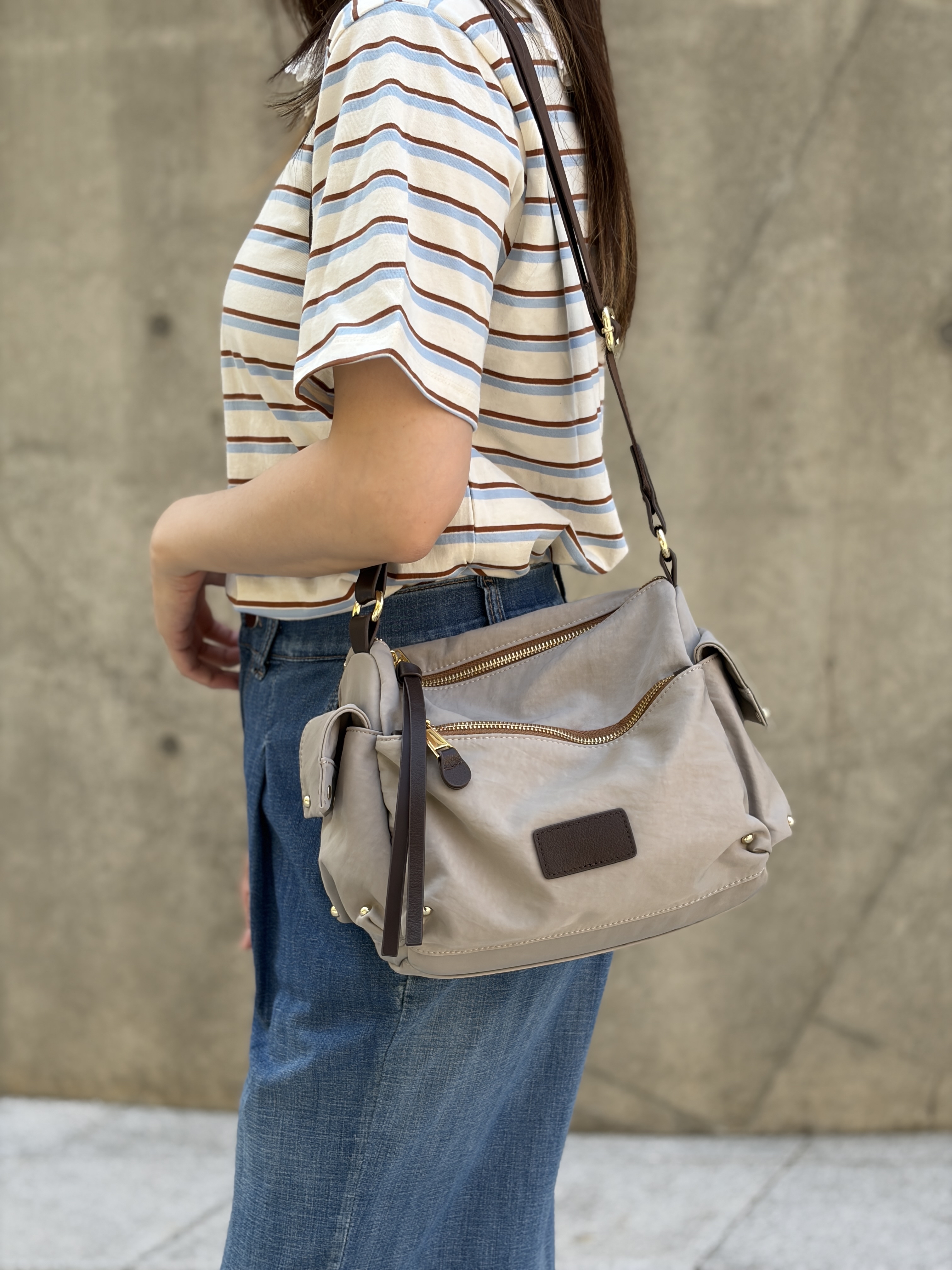 跣水料拼皮實用手袋