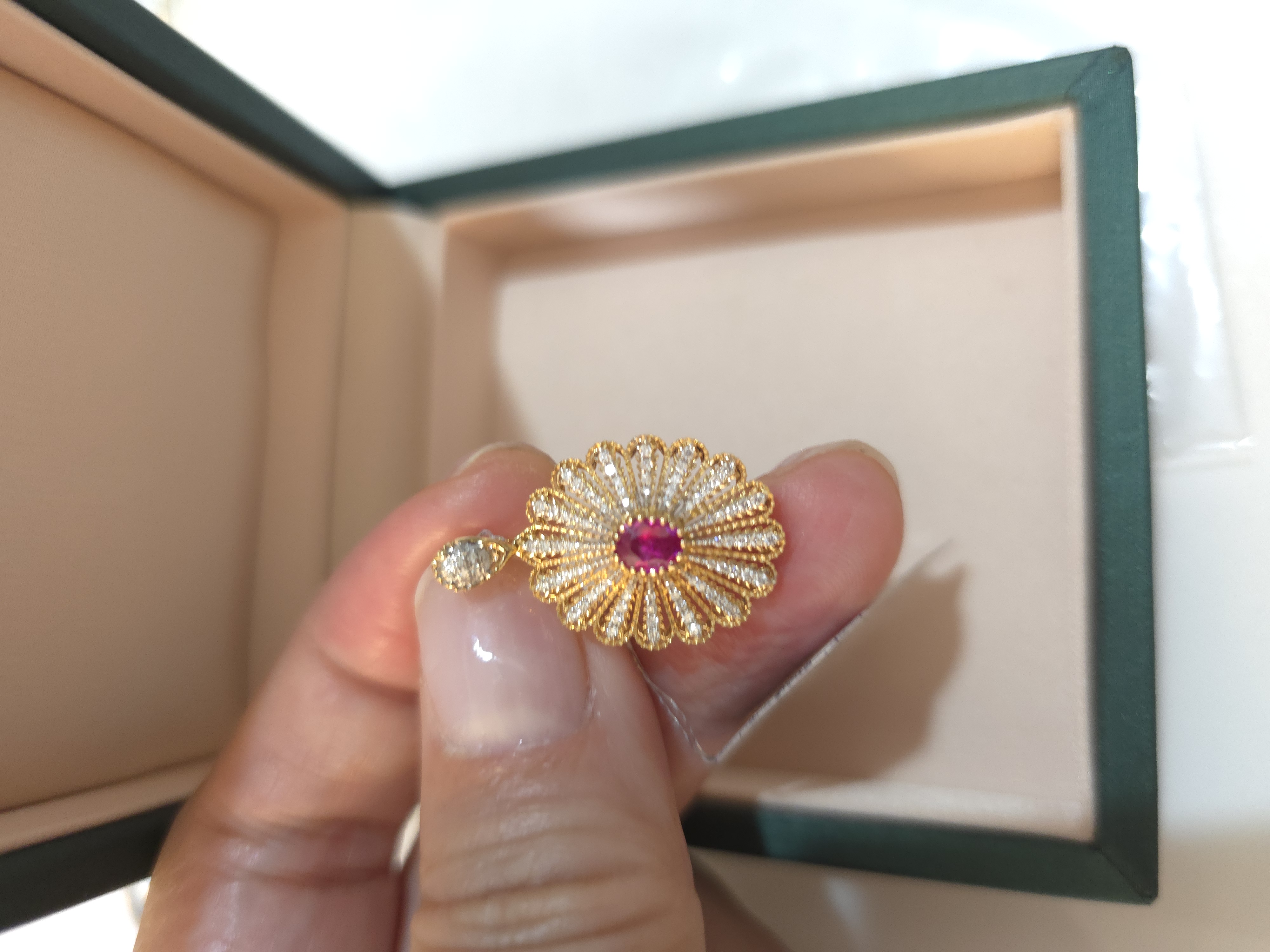 18K红寶鑽石吊墜 R0.38 D0.23 G2.2 