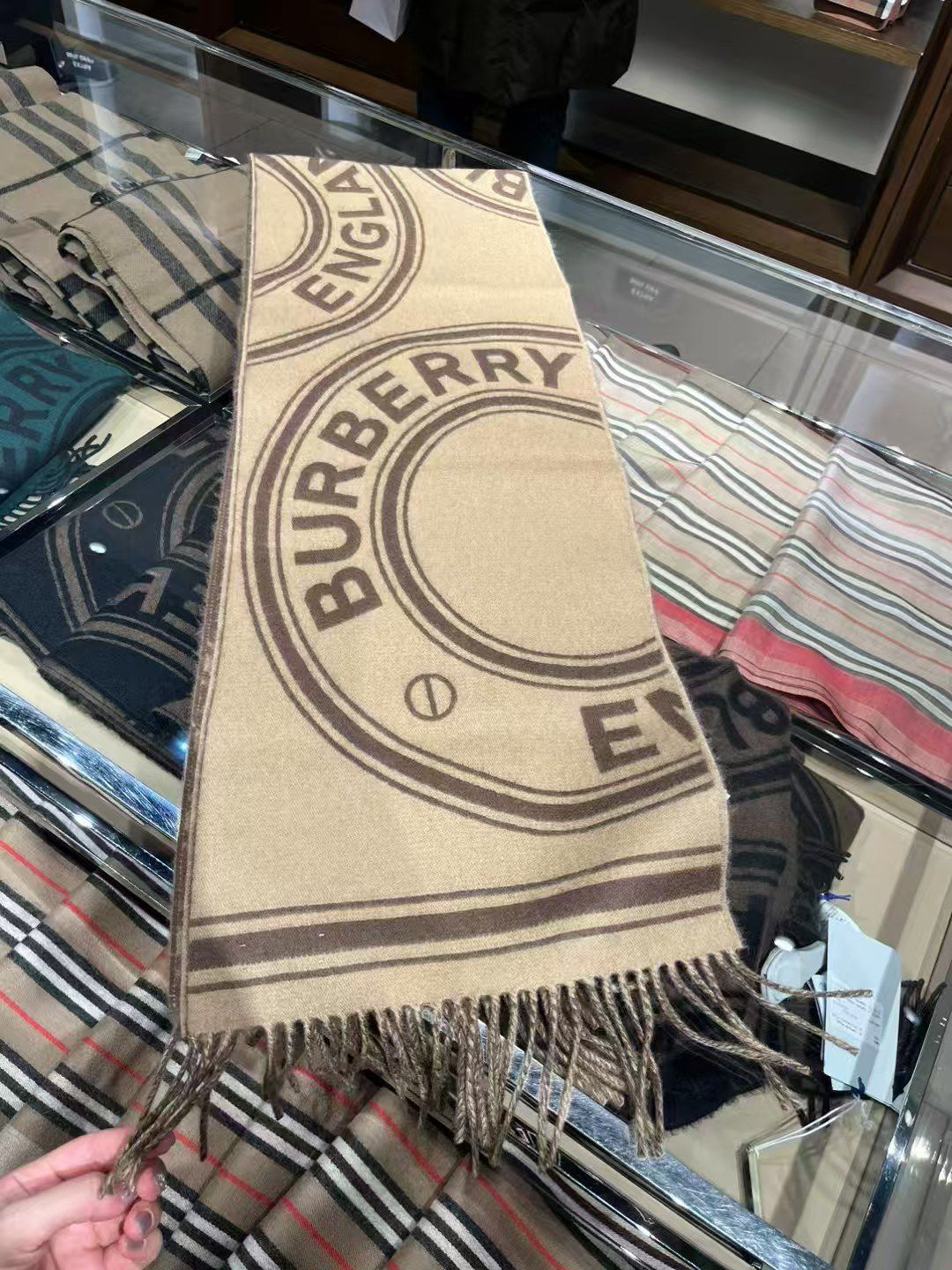 預購 Burberry🌈🌈折扣款 羊毛圍巾🧣all sale