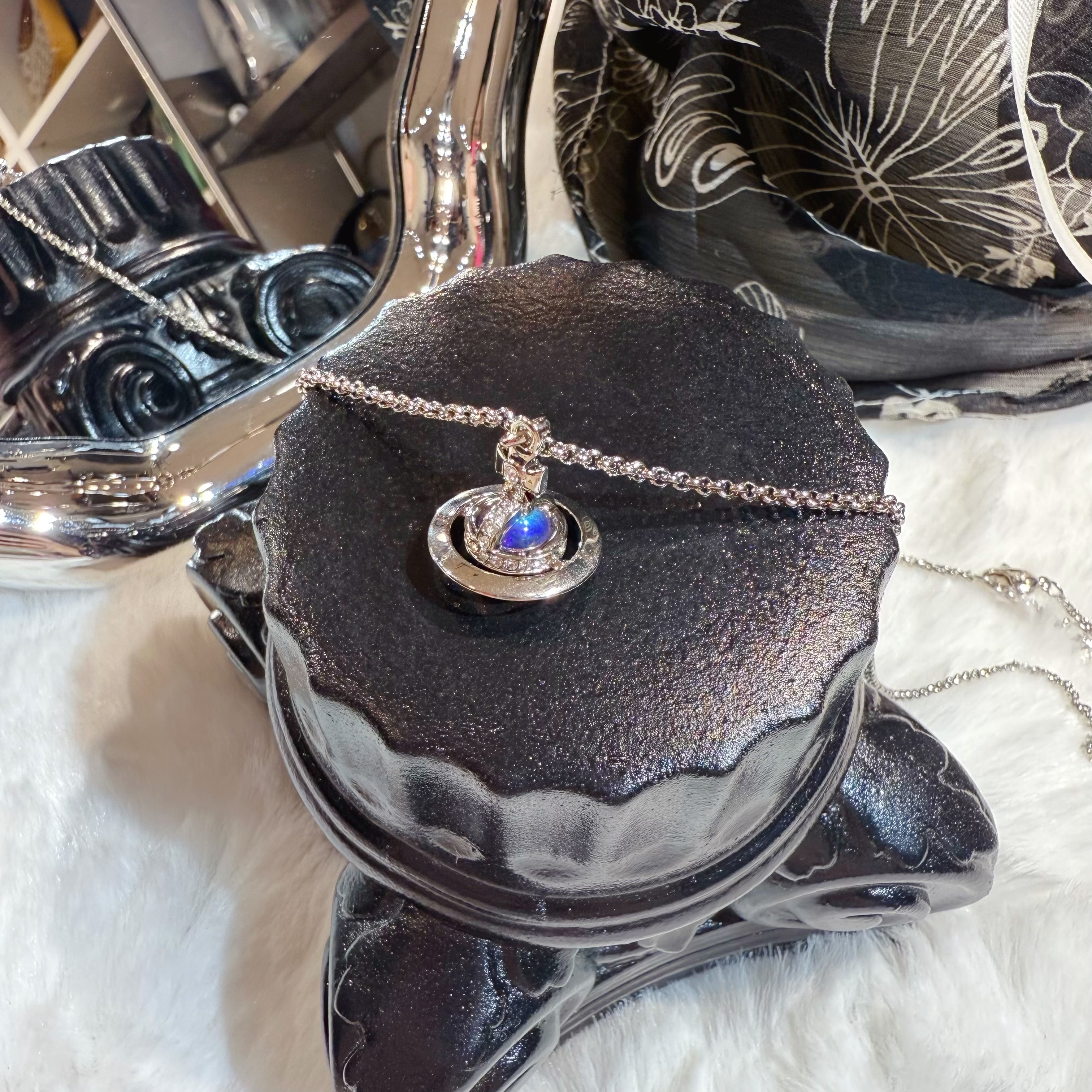 VW necklace mini 3d aurora