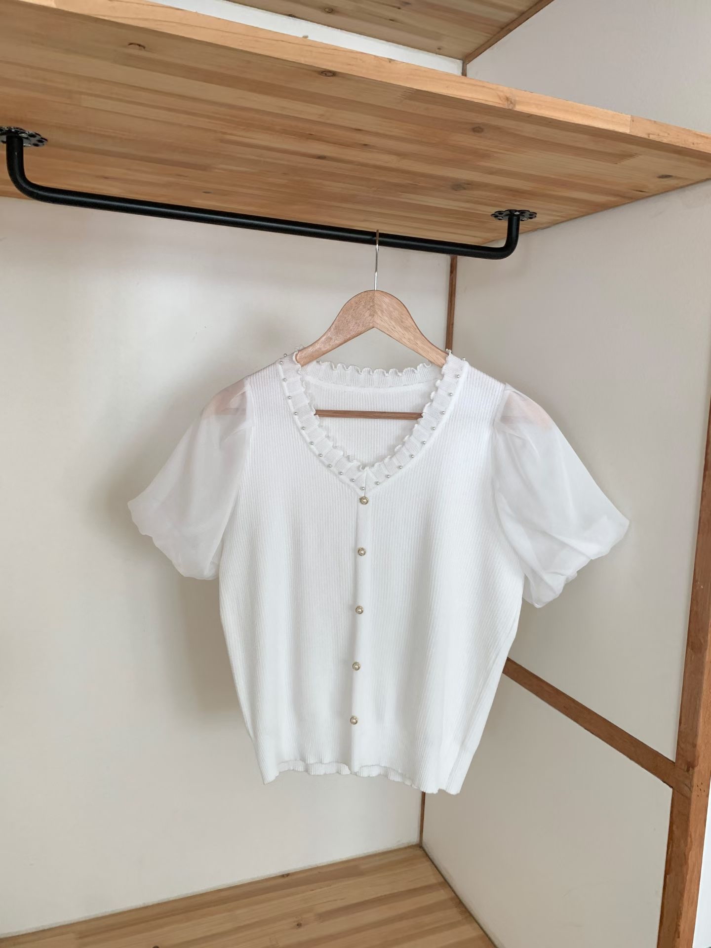 CT15 優雅珍珠紗澎袖針織top