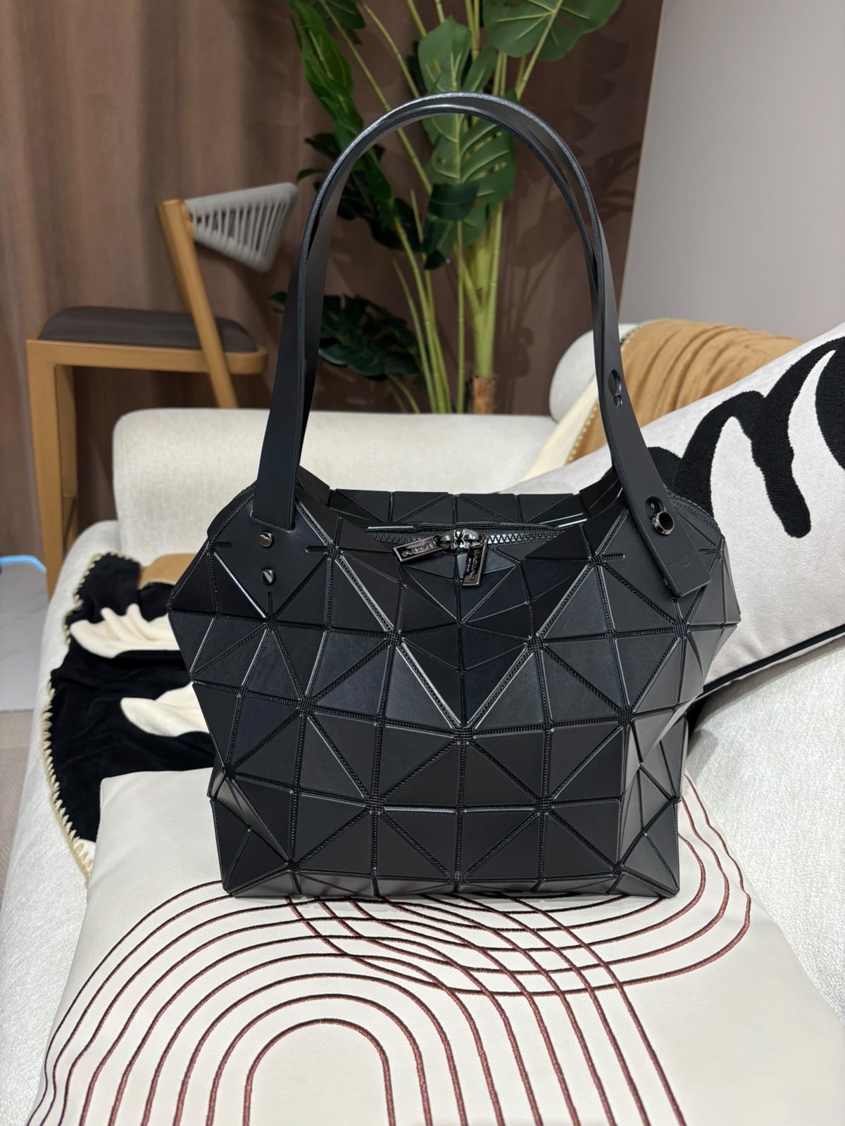 Issey Miyake Bao Bao Boston Bag 100%Authentic, 98%New ✅Dust bag