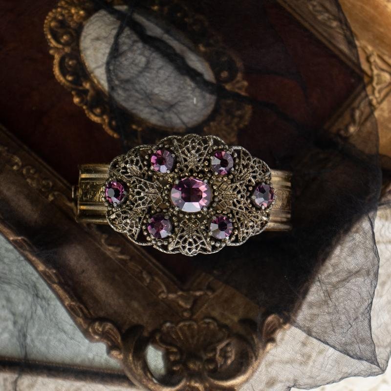 Vintage Mid-century Sophisticated Victorian Style Purple Glass Filigree Bangle /Bracelet (EA1848)