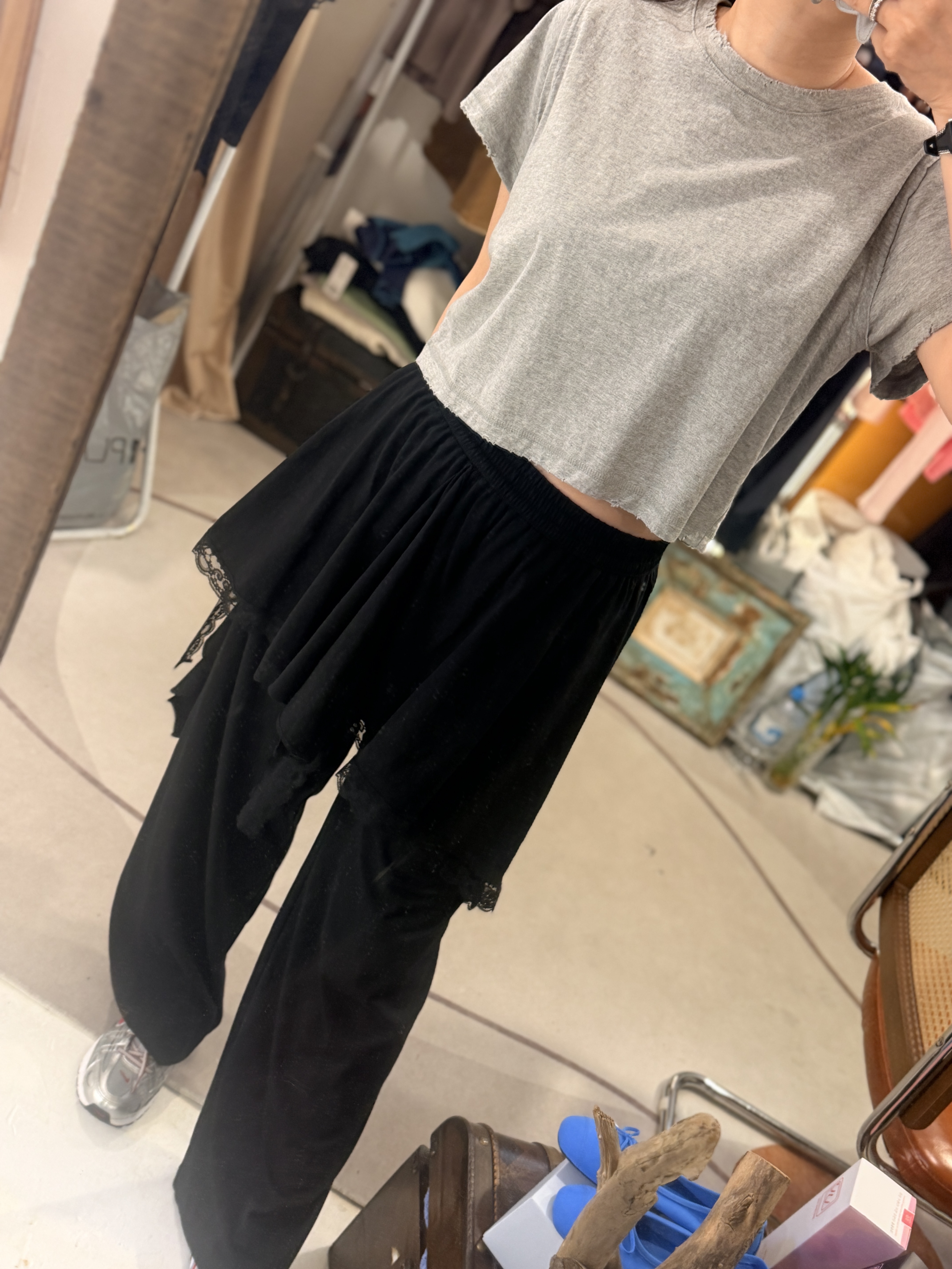 Sport pants w/ details skirt 