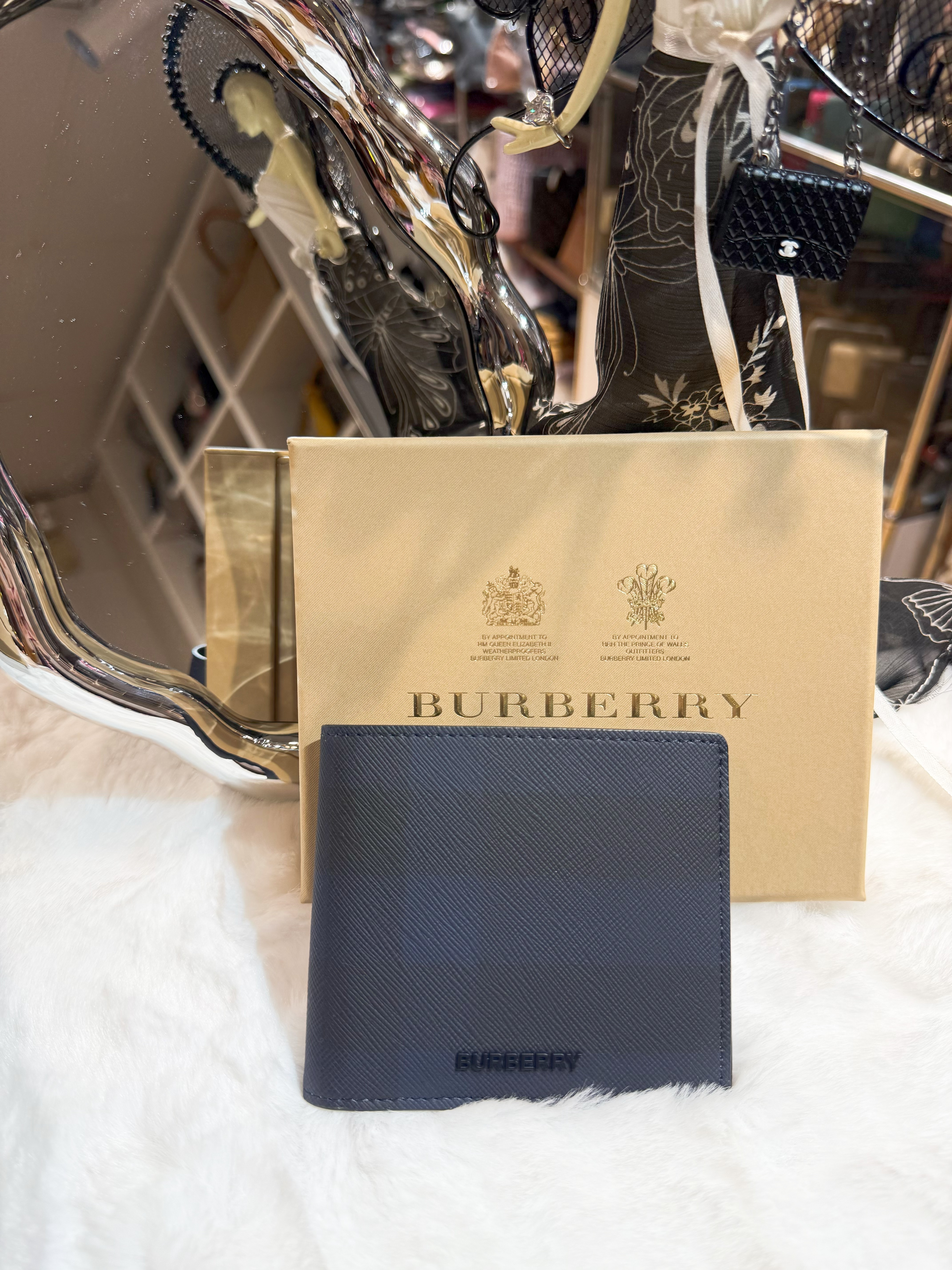 Burberry bi fold wallet 738/navy