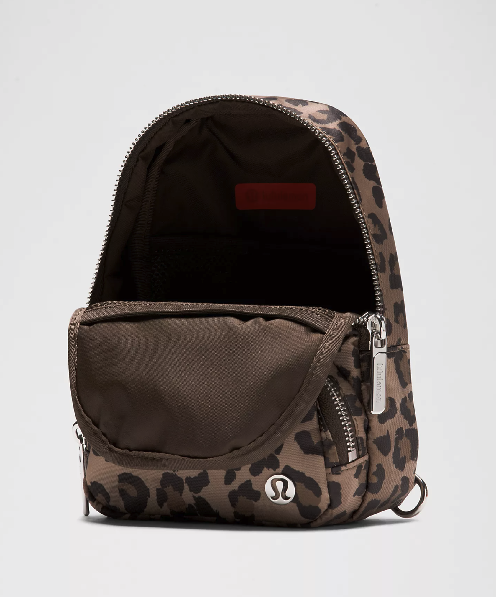  Luluemon  Everywhere Small Sling  Bag 2L (Leopard)
