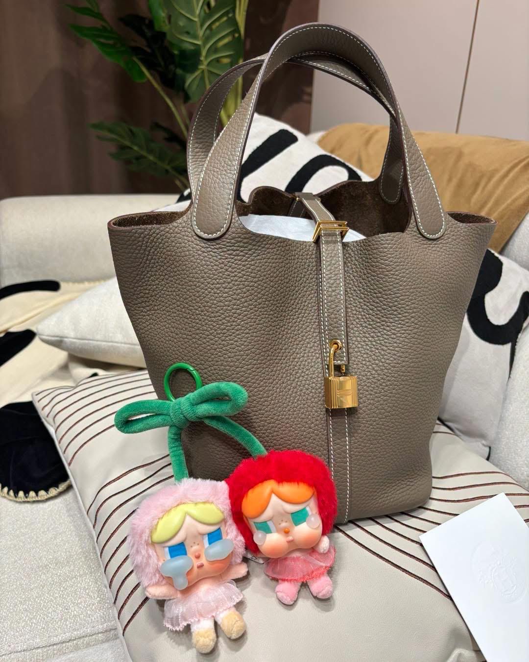 未使用品 Hermes picotin 22, Stamp W 大象灰金扣100%Authentic,Unused未使用品  ✅收據✅key lock ✅dust bag ✅box