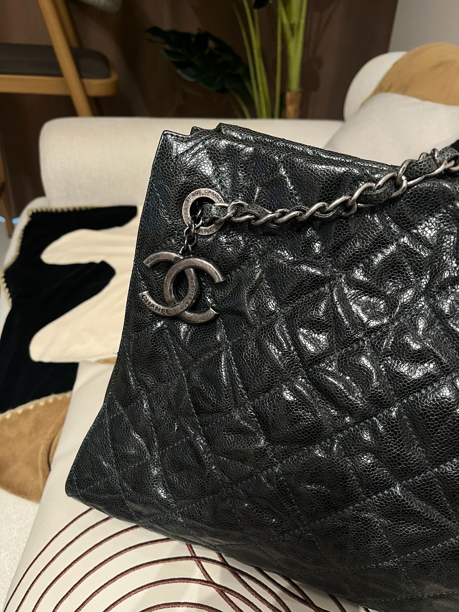 Chanel shoulder bag 牛皮復古銀扣 100%Authentic,95%new ✅貼✅dust bag