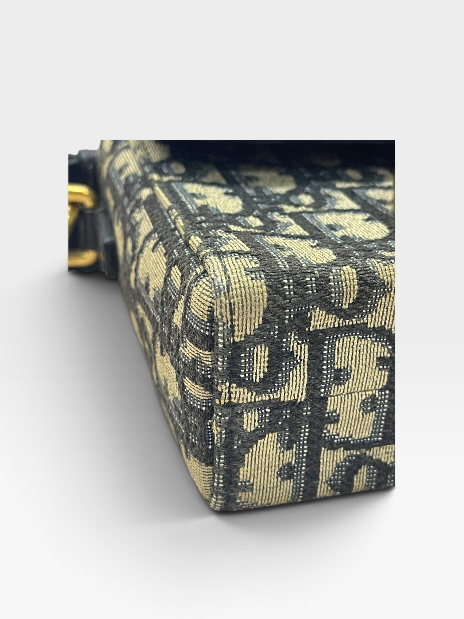 Pre-Owned DIOR 30 Montaigne Bag / Product Code: 100107