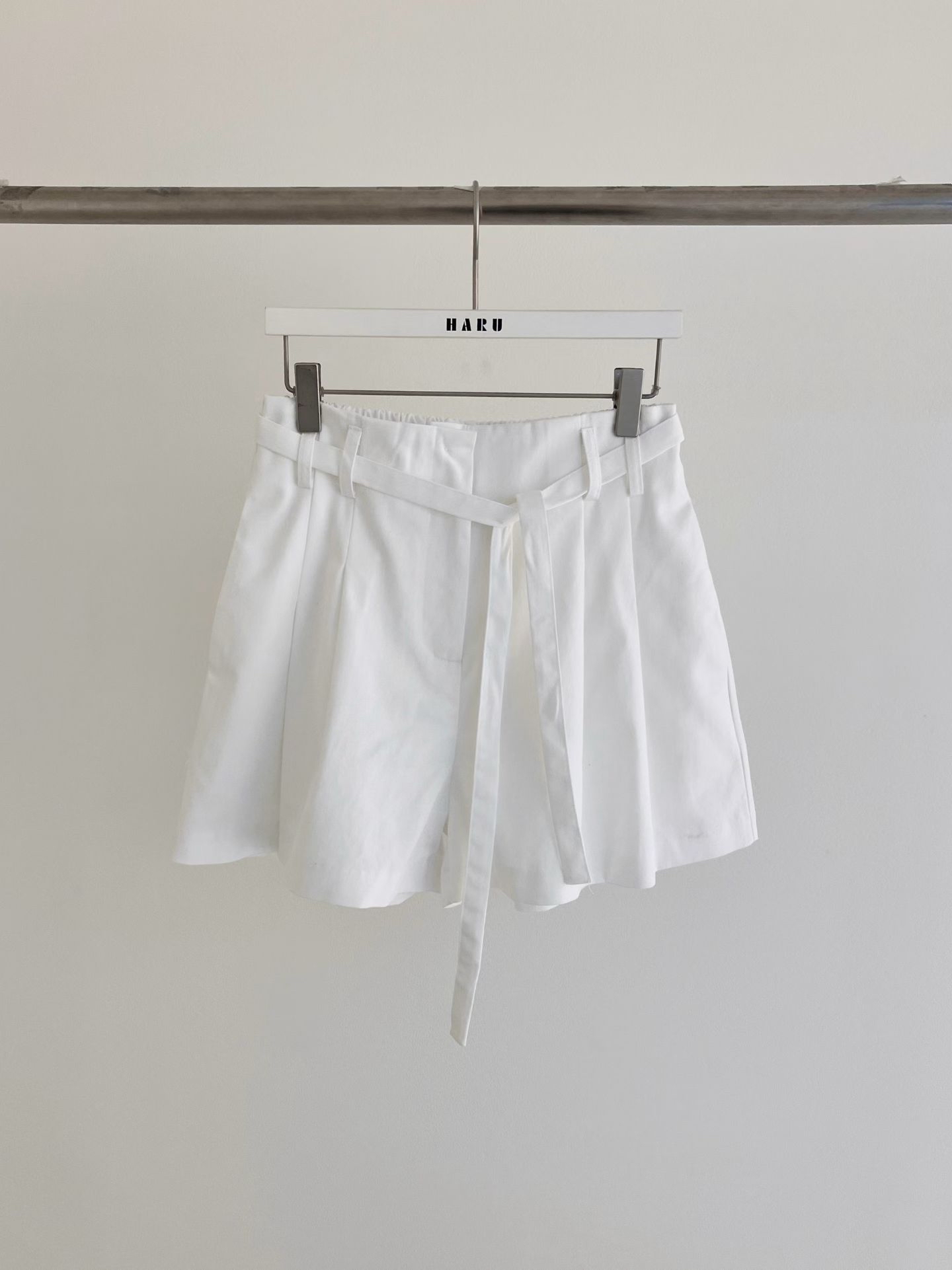 HA4 腰帶後橡根腰百摺褲