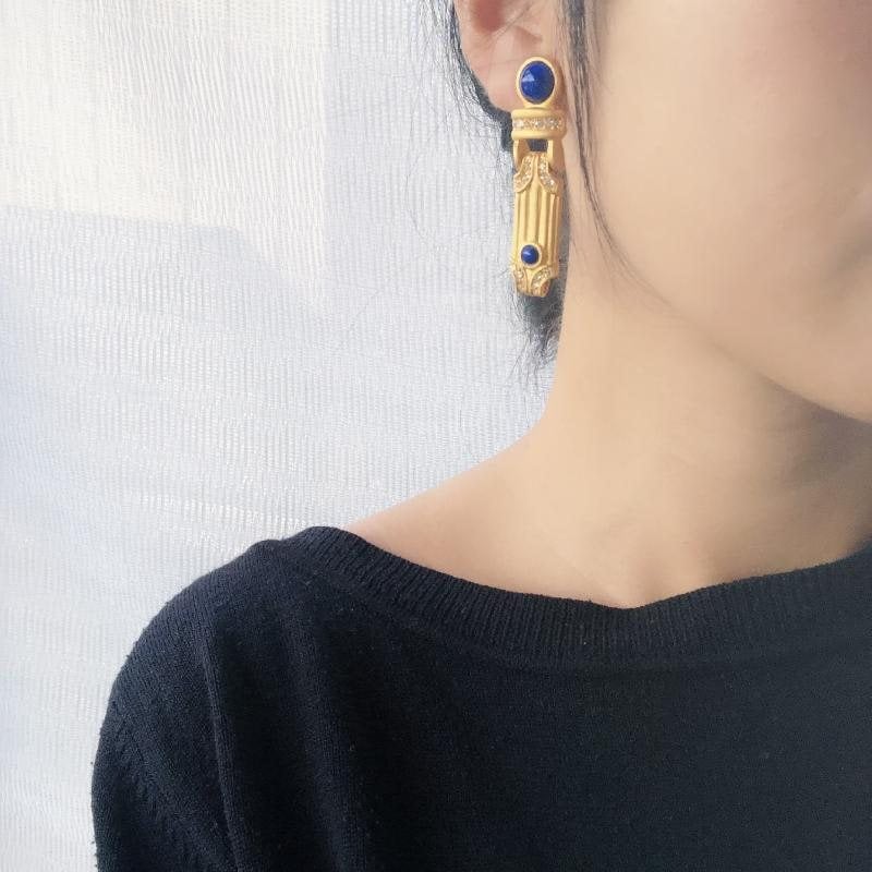 Rare! C.a. 1980s Egyptian Revival Designer Quality Lapis Lazuli Glass Cabochon Rhinestone Long Clip Earrings (MT1891)