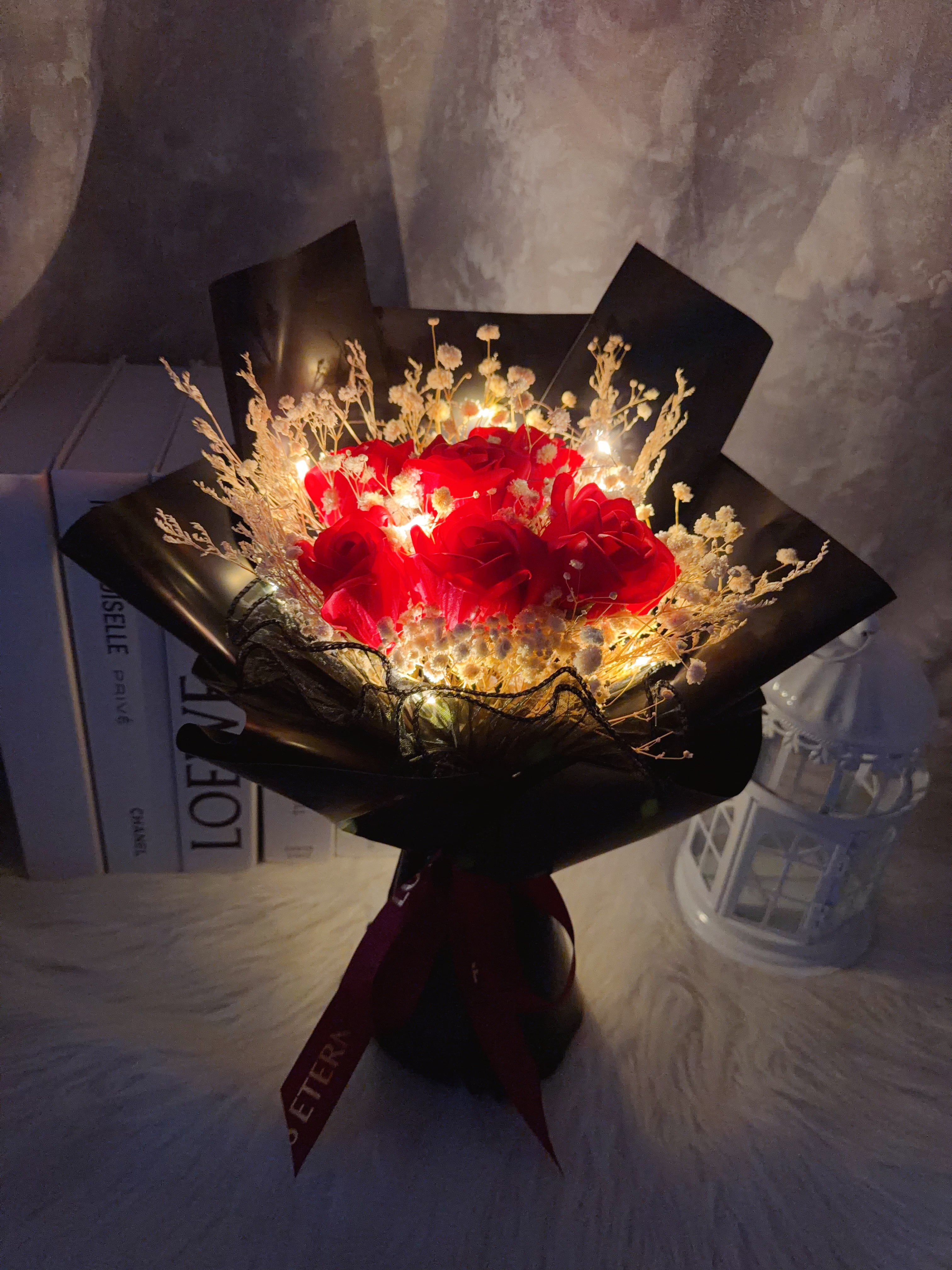 紅玫瑰番梘花花束