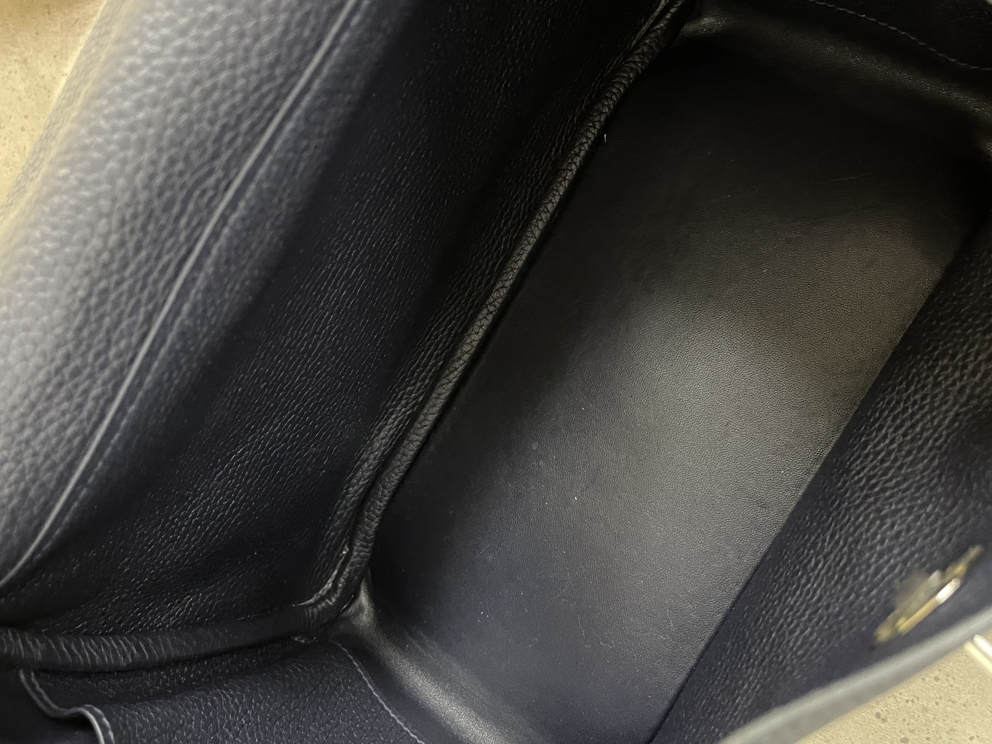 Pre-owned Hermes Lindy 26/ Stamp X/ Product Code: 26012411