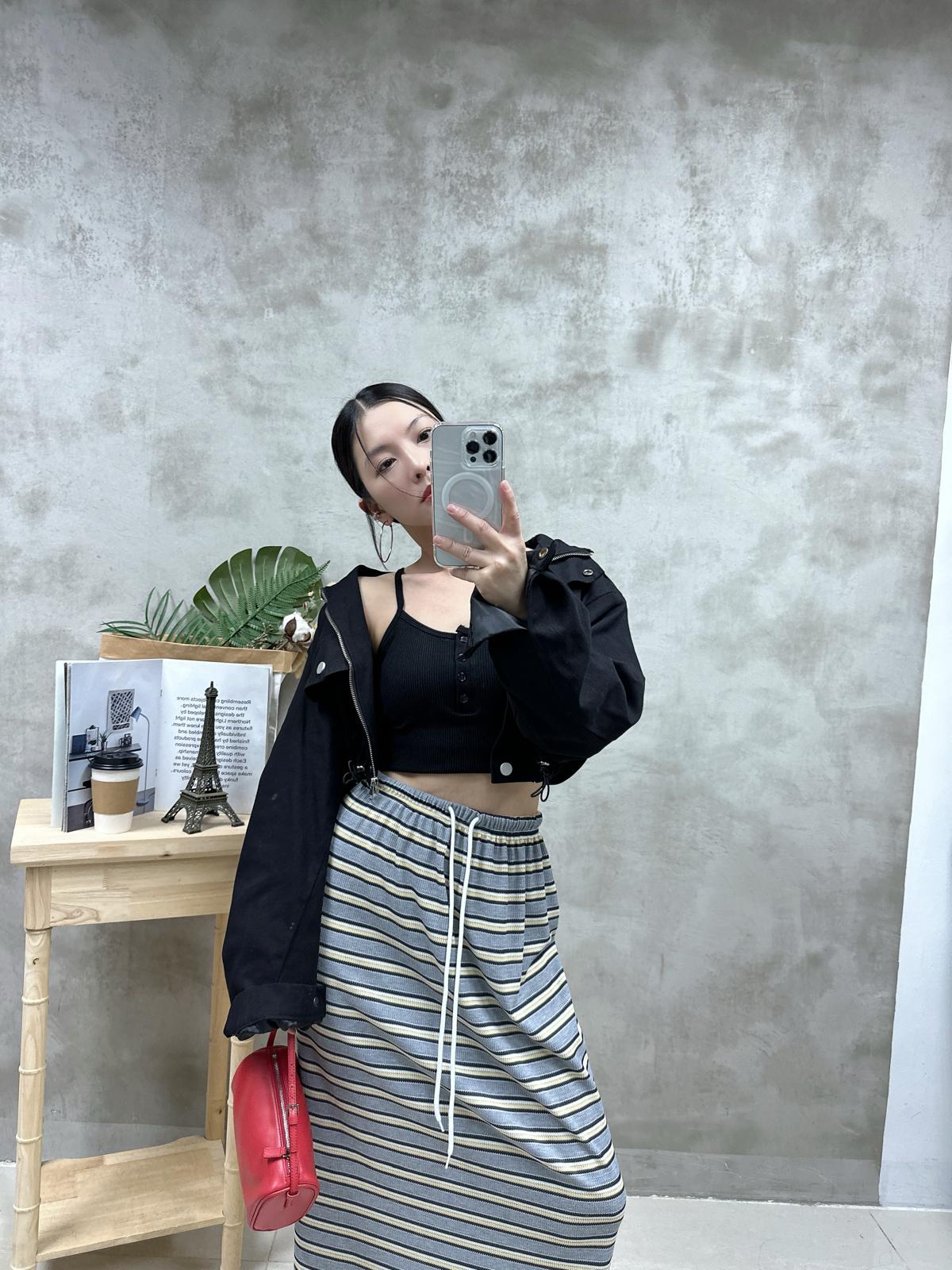 V07 扣鈕暗紋Bra top