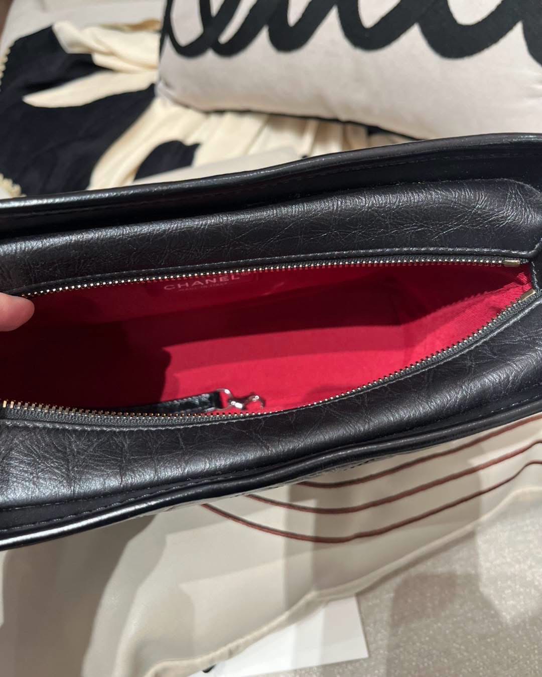 Chanel Gabrielle hobo new medium AS1521 Noir 100%Authentic ,98%new ✅專門店收據✅30card✅dust bag ✅盒