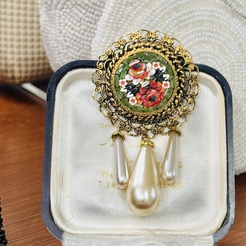 C.a. 1960s Italian Mosaic Dangling Glass Pearl Brooch (B031)