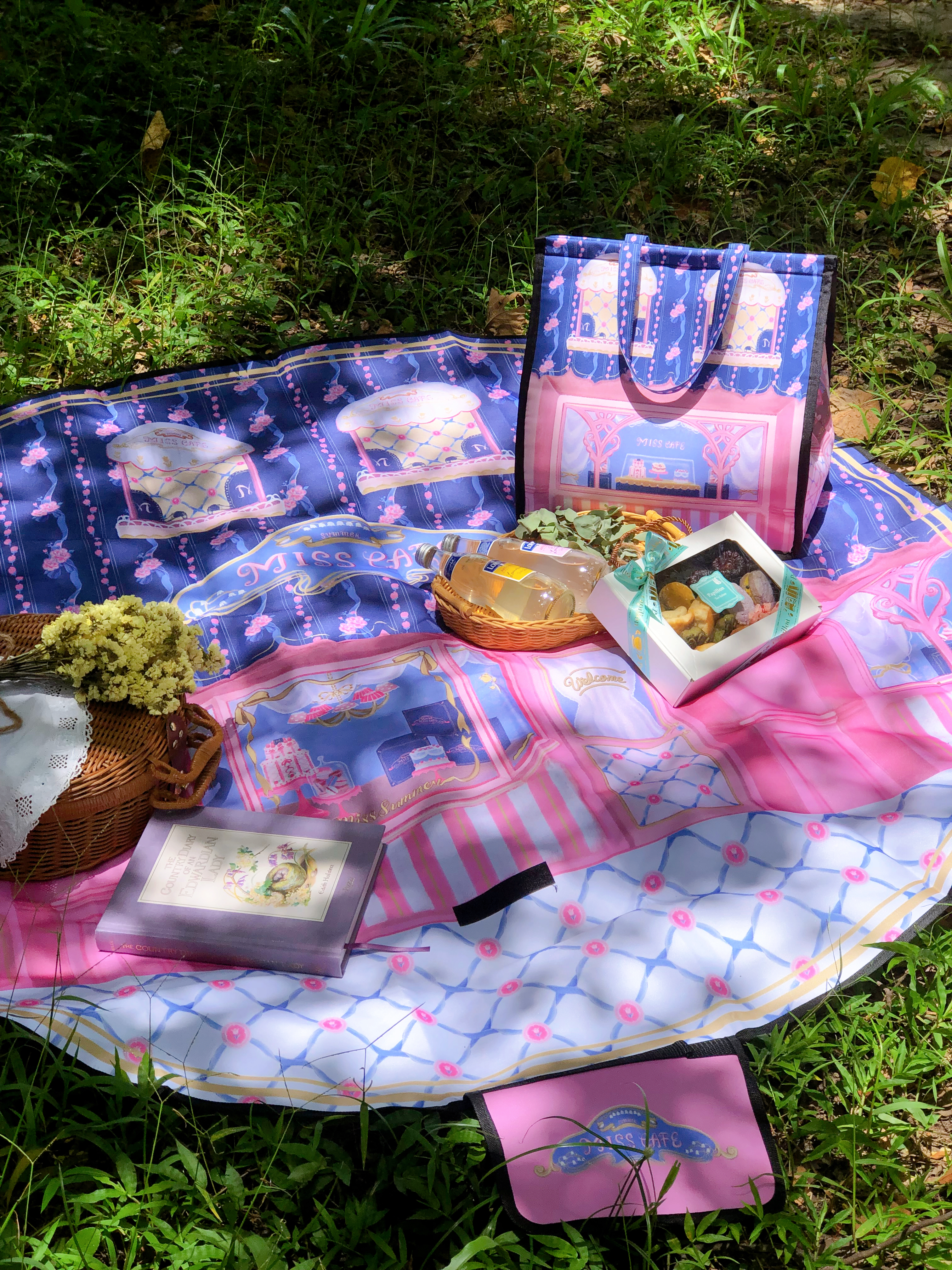Miss Summer {Sweet shop} 野餐墊 + 保冷袋
