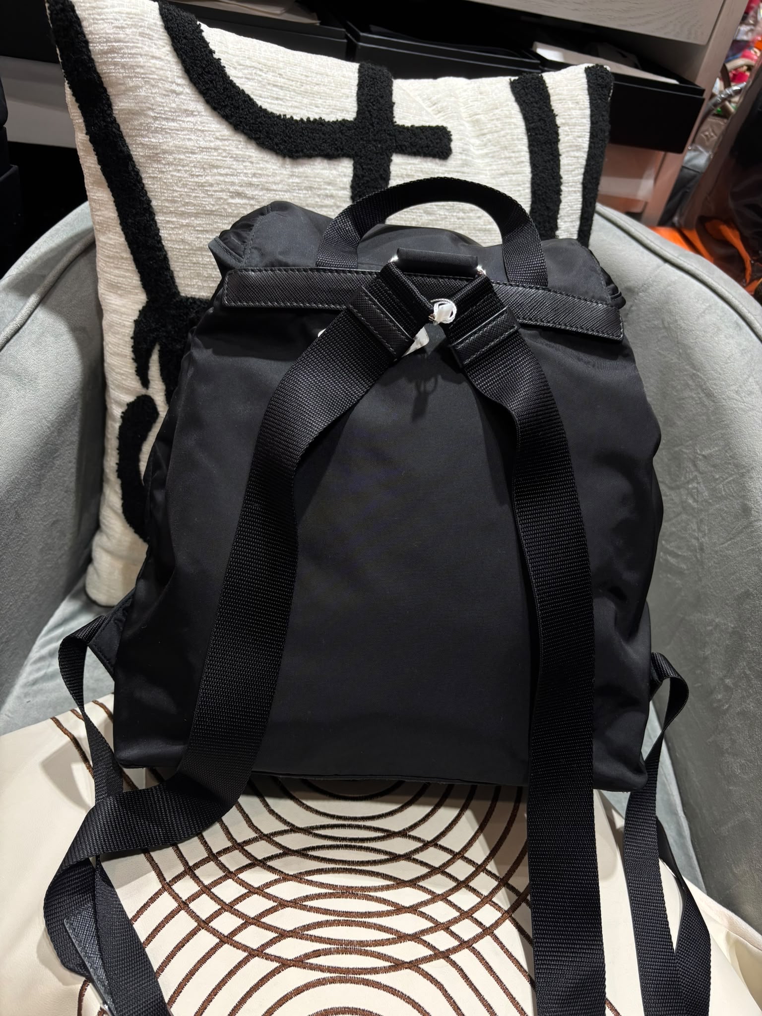 Prada re-nylon backpack ,黑色銀扣背囊 100%Authentic, 98%new  ✅收據✅nfc booklet ✅dust bag 