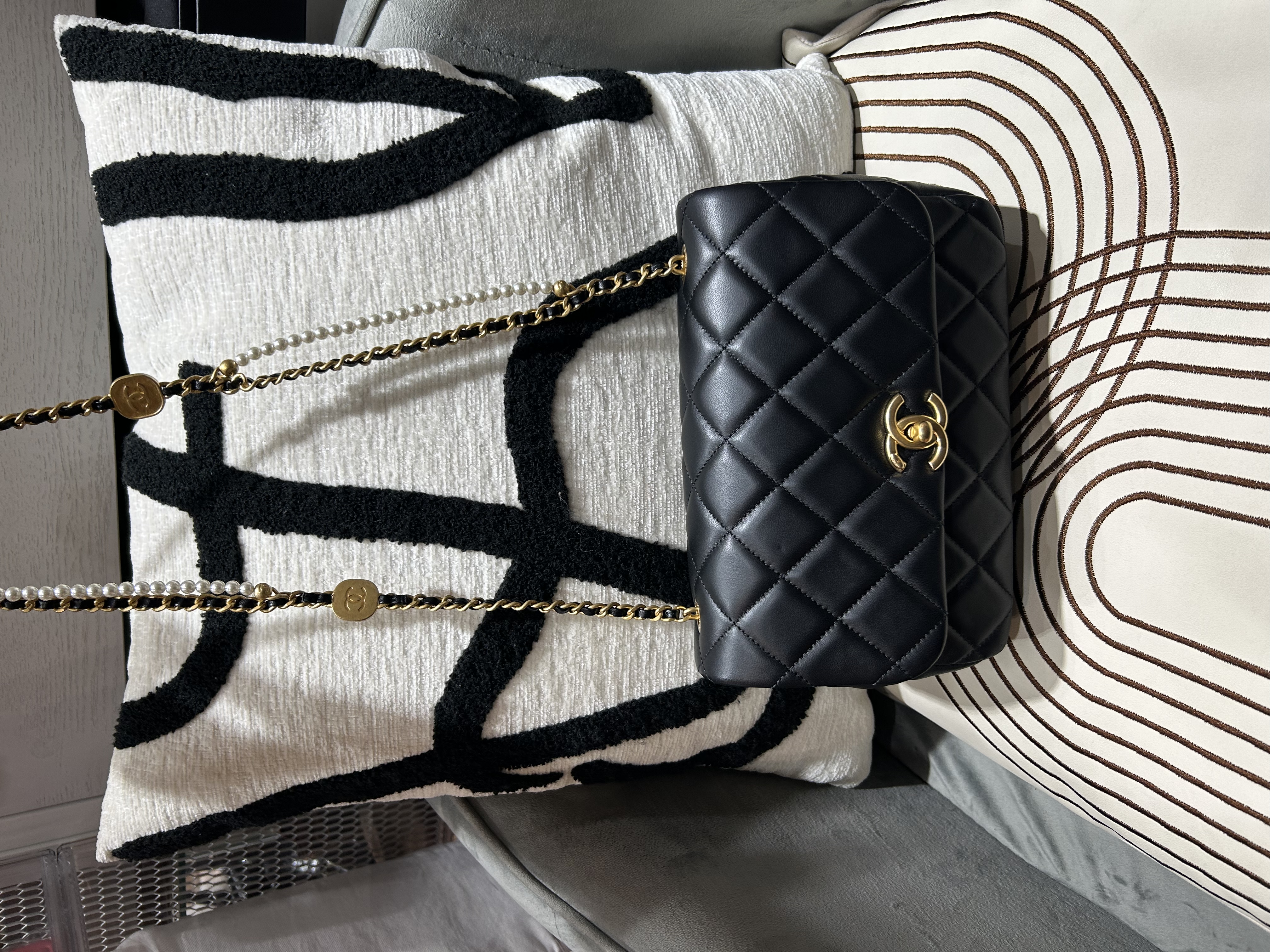 Chanel Plaid Shoulder Bag AS5353 100%Authentic, 98%new☑️收據☑️晶片☑️Dust bag☑️Box