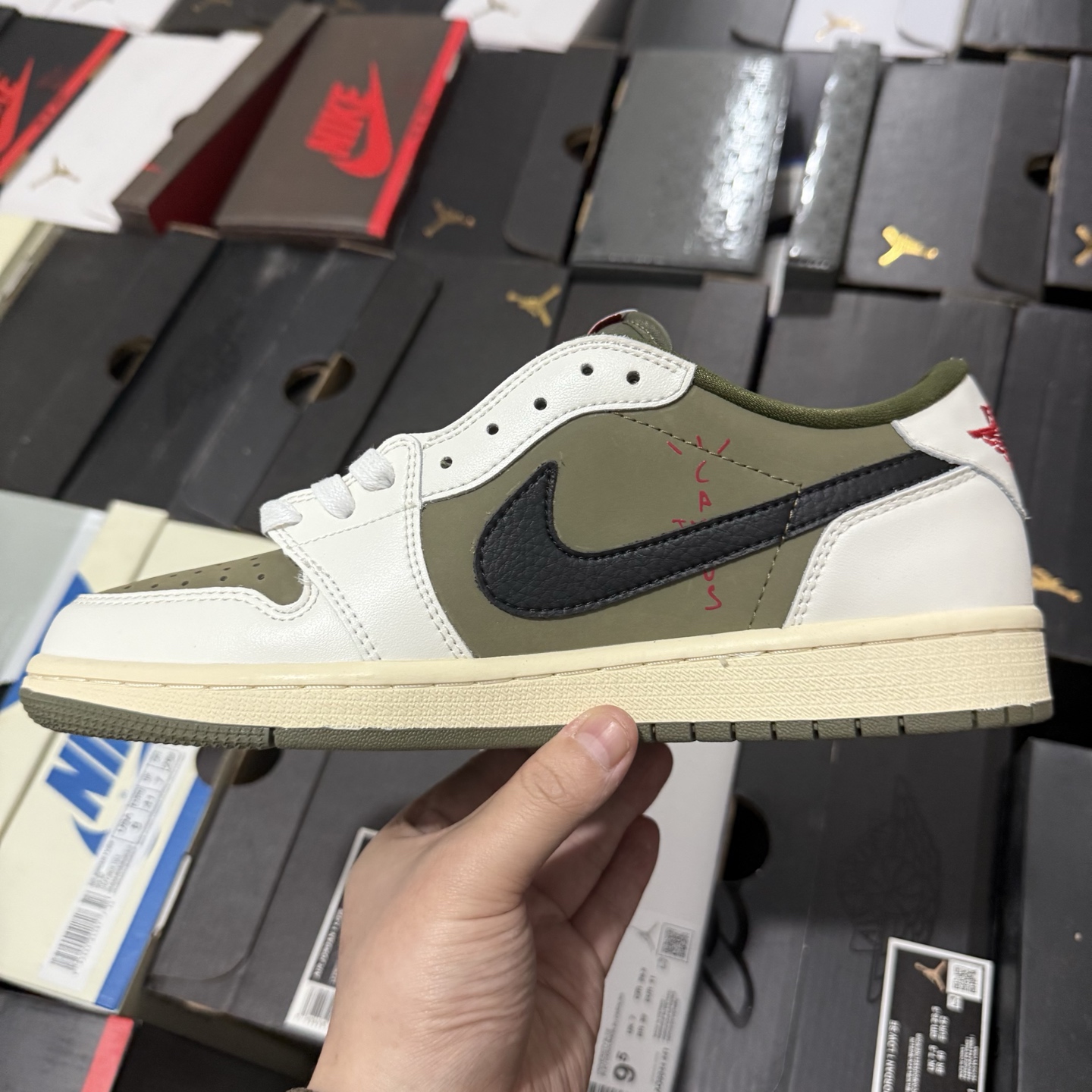 Travis Scott x Air Jordan 1 Low OG "Medium Olive" DM7866-200