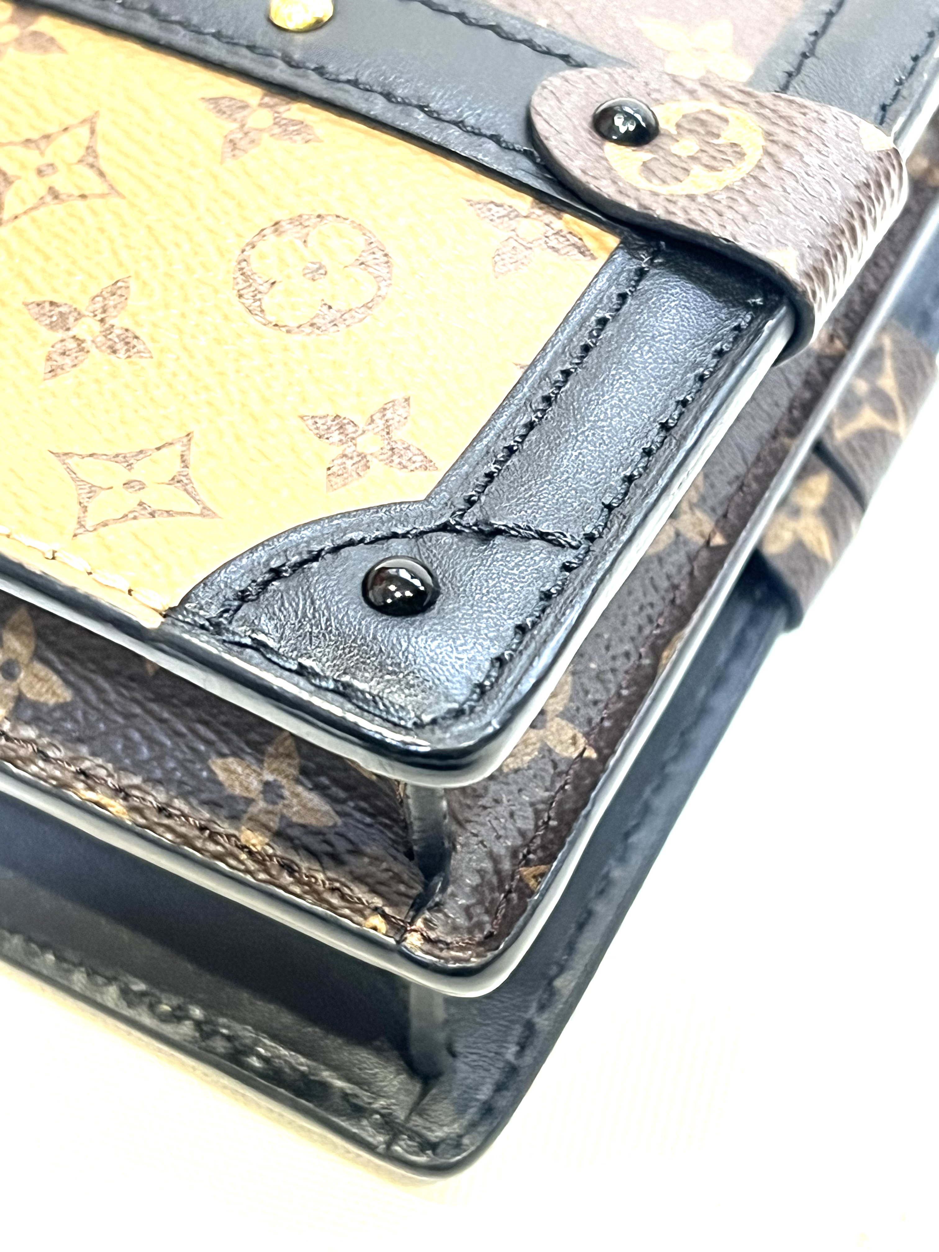 Pre-Owned Louis Vuitton Monogram Reverse Trunk Clutch / Product Code:26041111