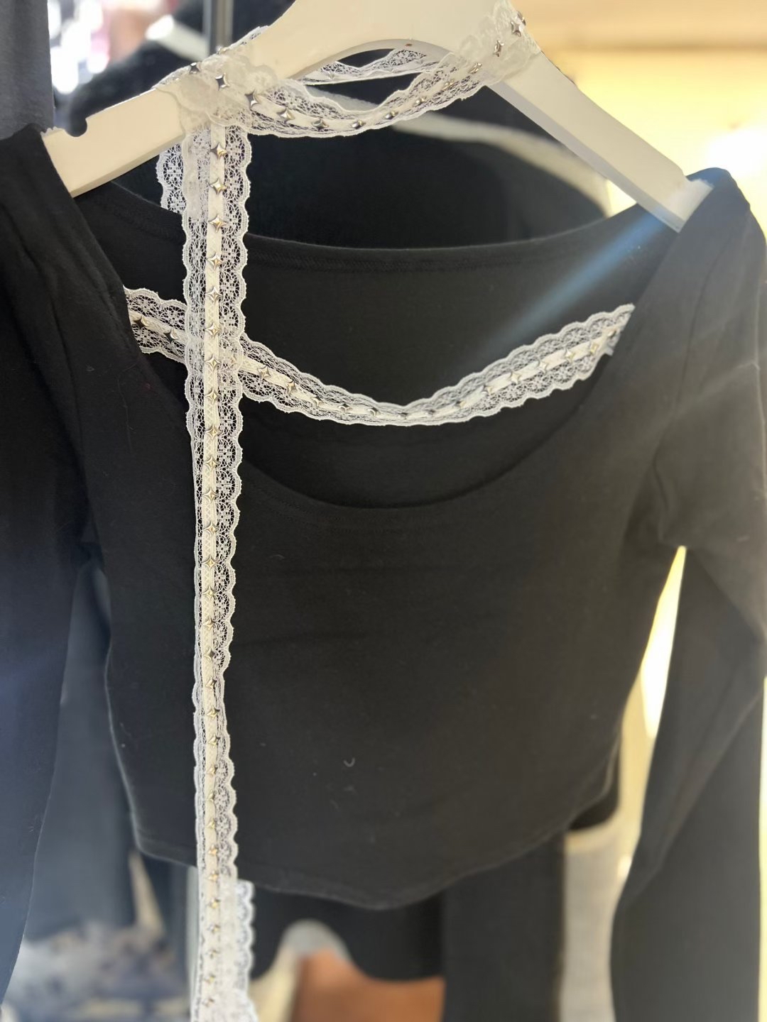韓國設計感蕾絲邊邊+掛頸巾大領Top
