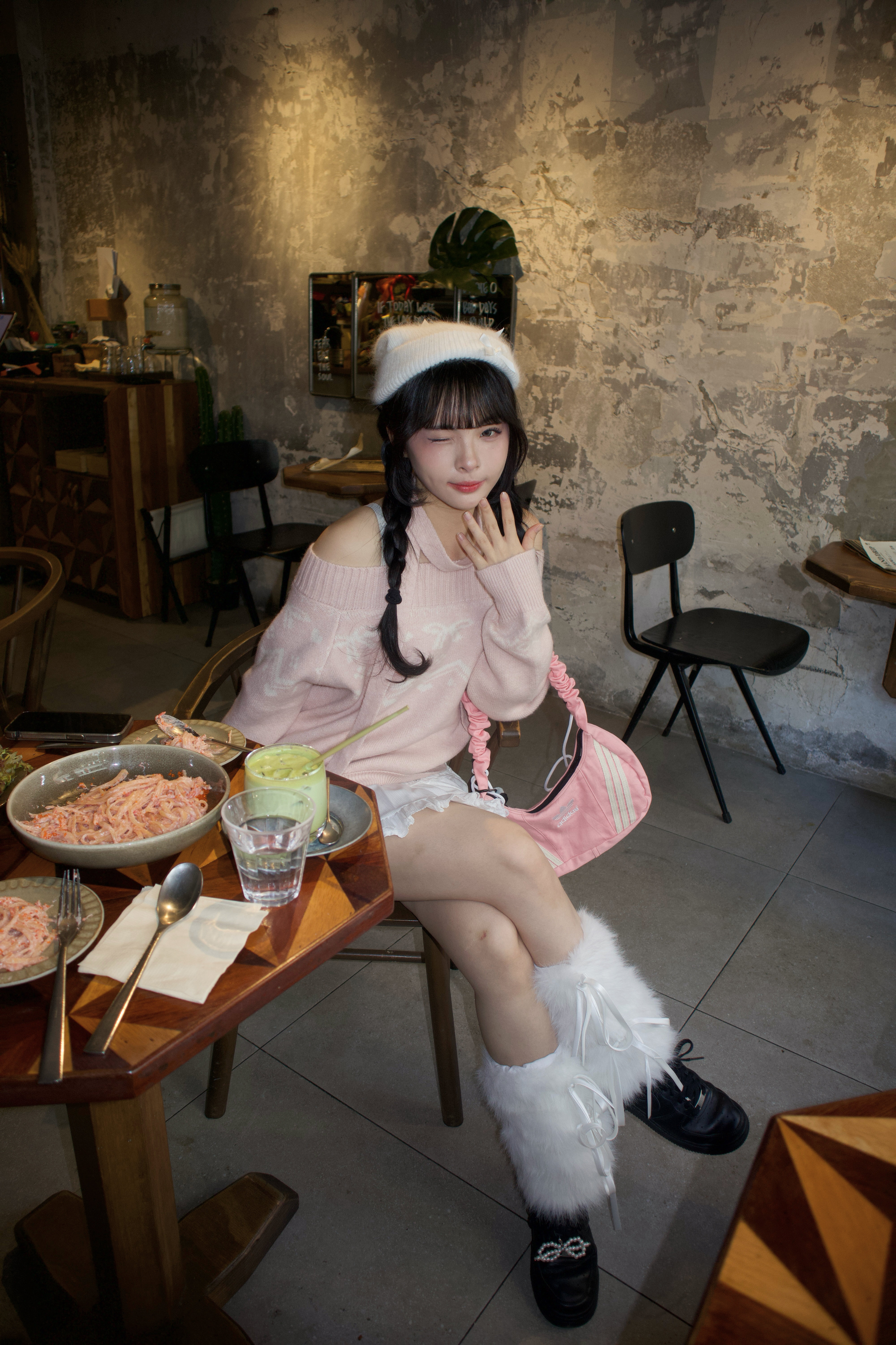 韓國甜美風一字膊蝴蝶結毛衣+掛頸巾