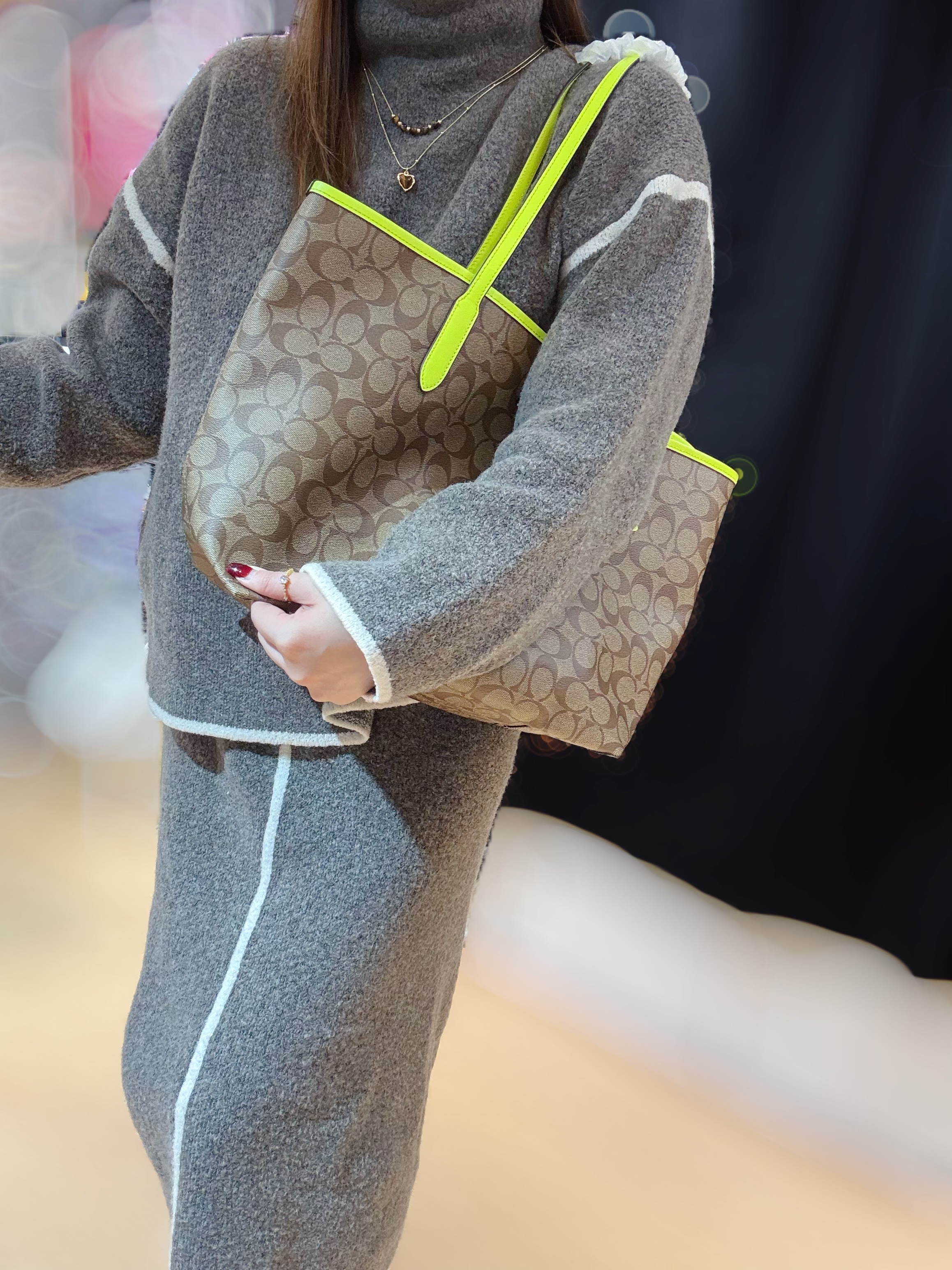 Coach City tote logo/m/yellow