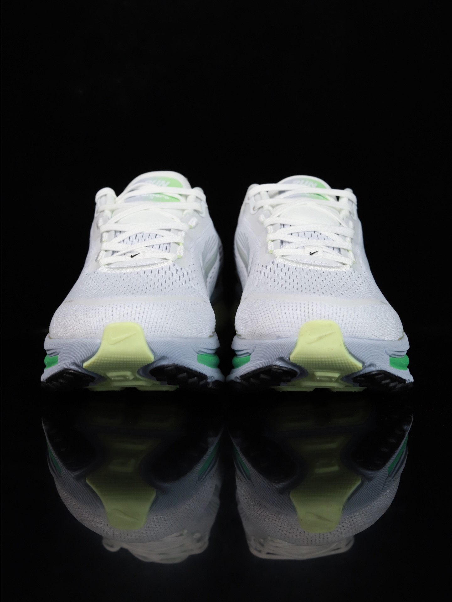 Nike Vomero 18 HM6804-108