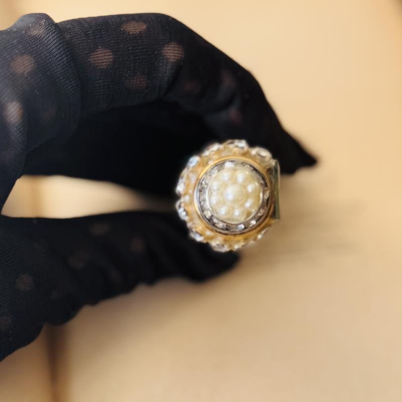 Rare! Vintage C.a. 1950s Peal Clustered and Bejewelled Lipstick Tube(MT2220)