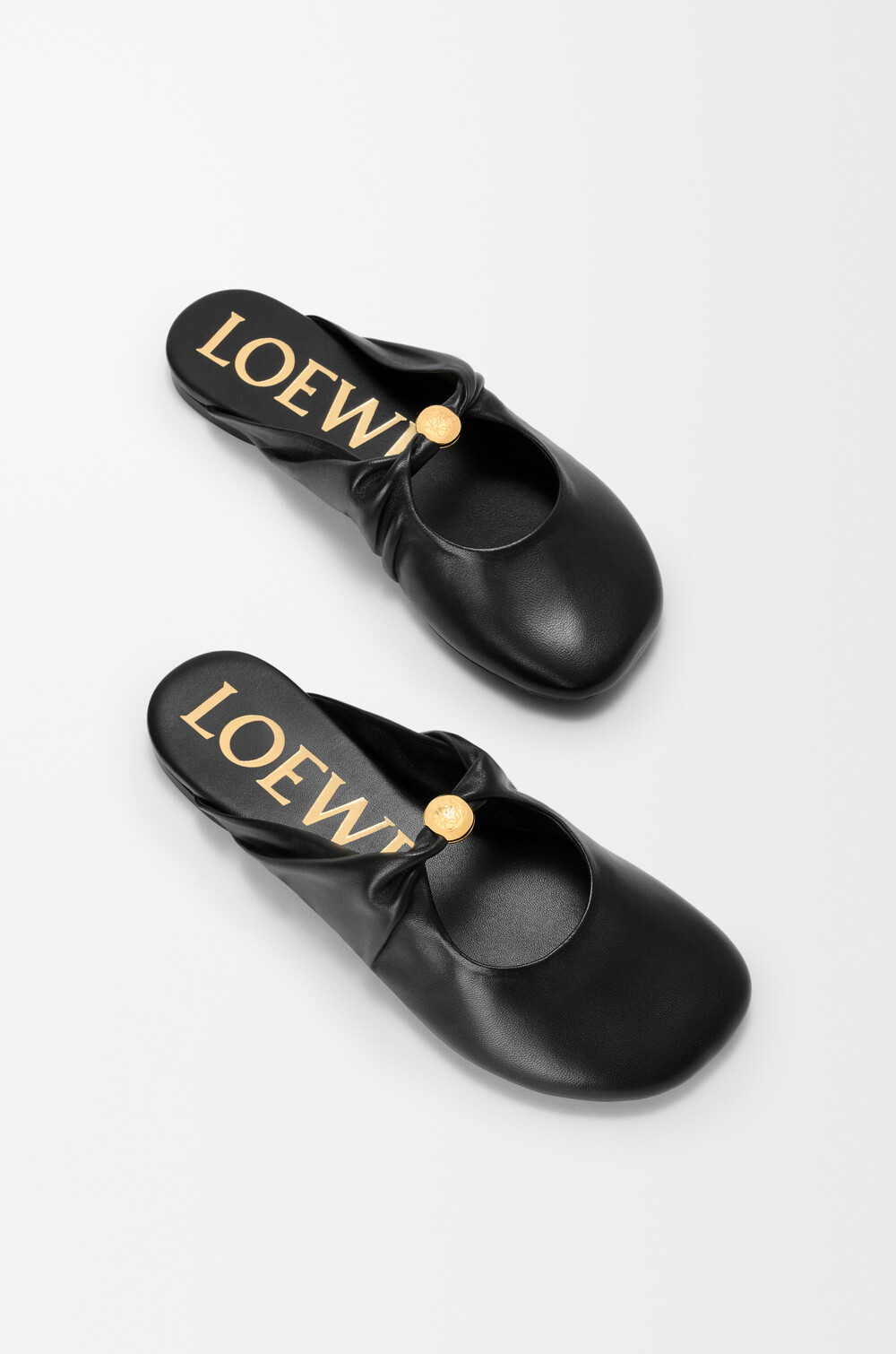限時優惠✨訂貨🍒Loewe pebble 小金鈕半拖 Size 36/37/38/39