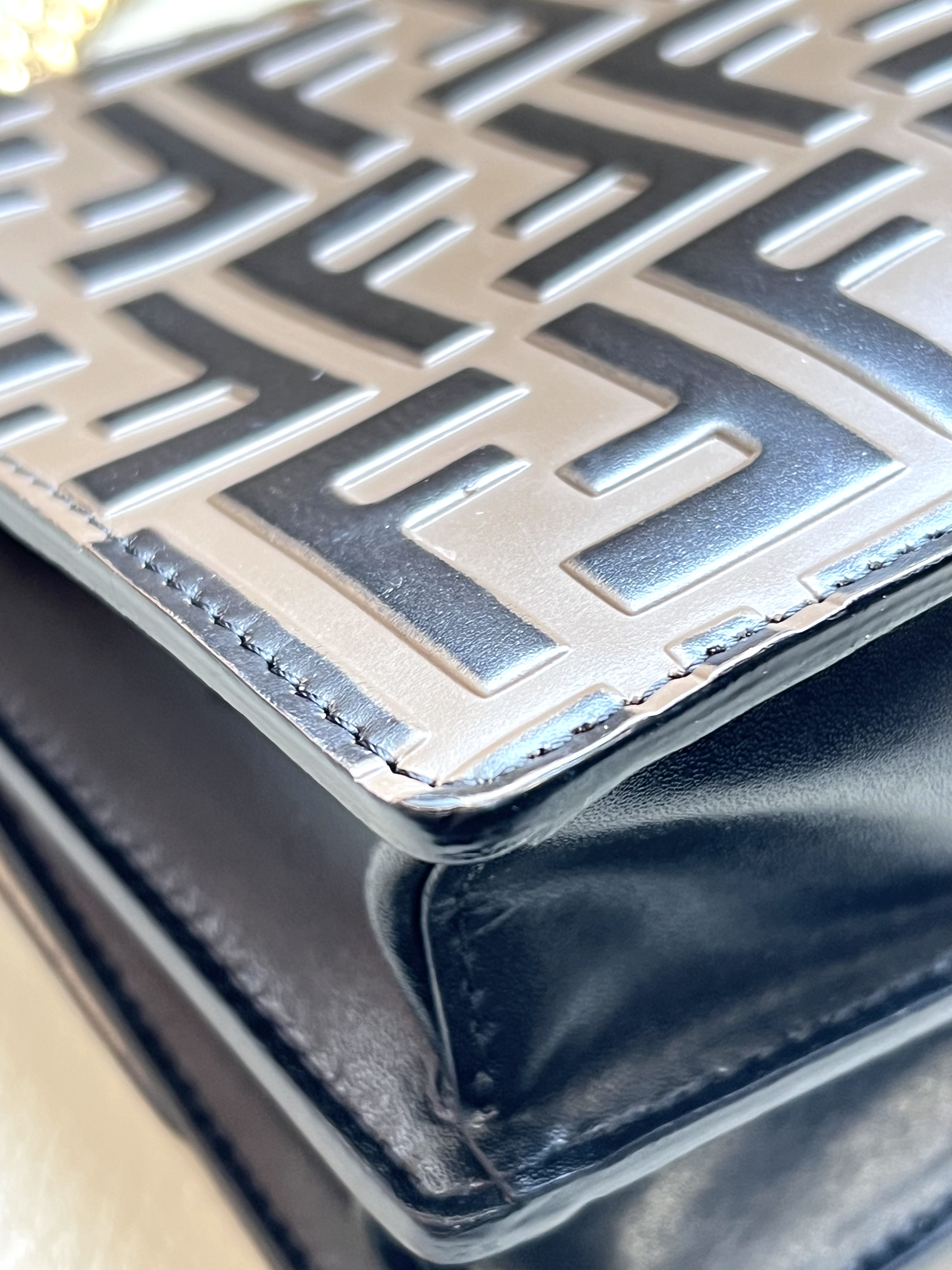 Pre-Owned FENDI Kan U Bag / Product Code: 26041630